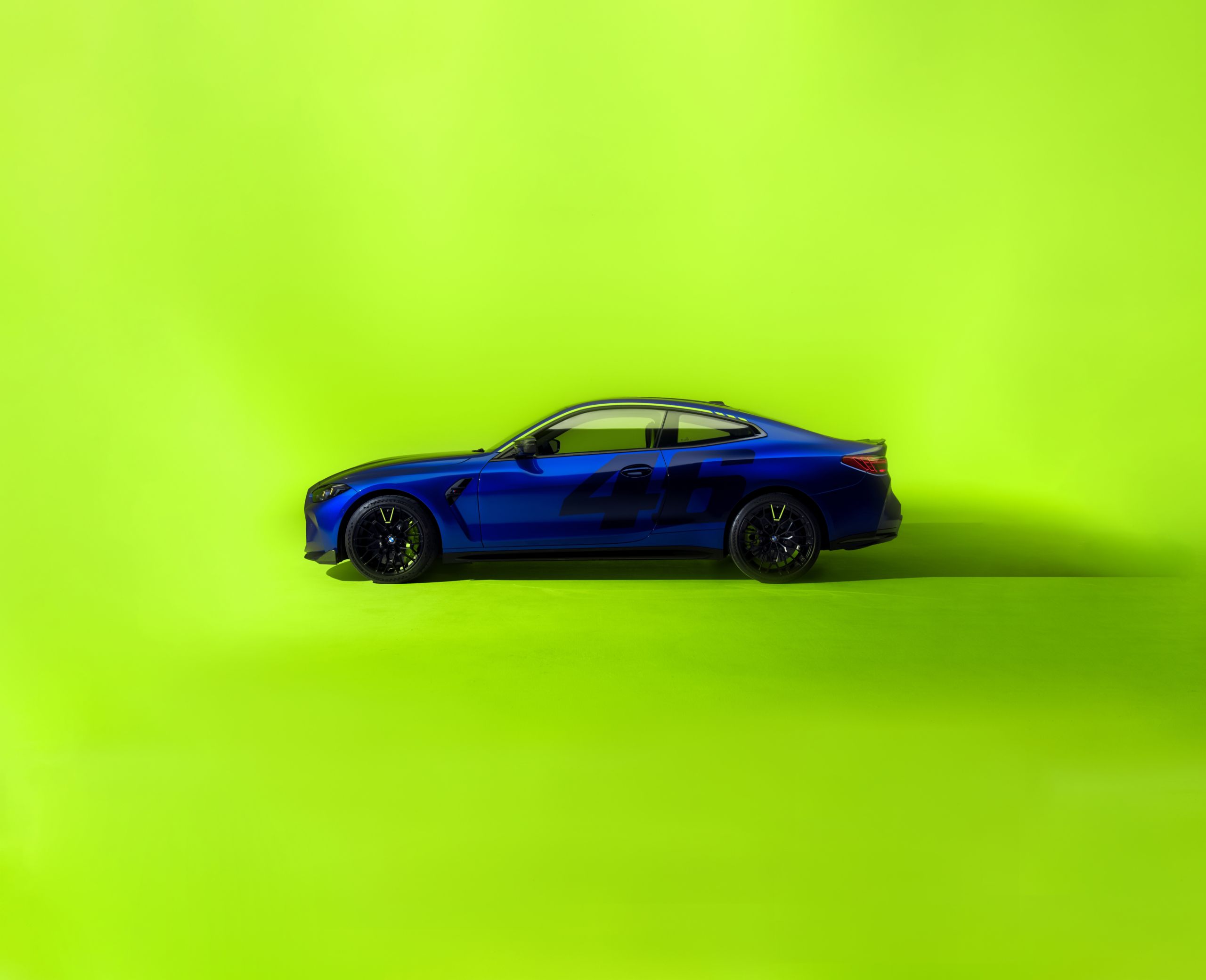 A side profile of the M4 CS Edition VR 46 in Marina Bay Blue Metallic