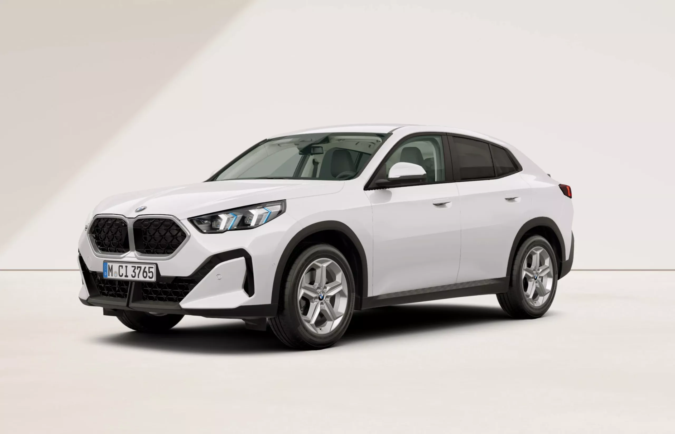 BMW X2 sDrive20i original アルピン・ホワイト