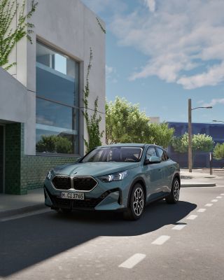 BMW X2 green front view 