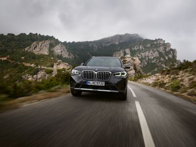 BMW X3 Plug-in Hybrid black front view