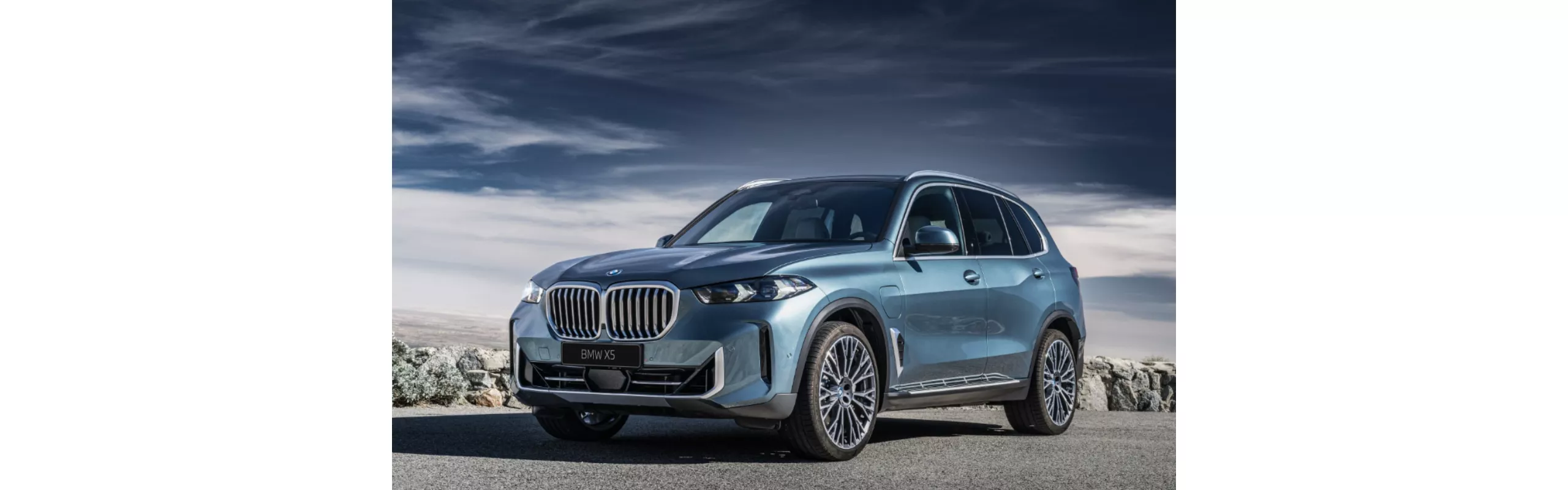 BMW X5 xDrive50e LCI Pasiūlymo kaina 87 800 Eur.