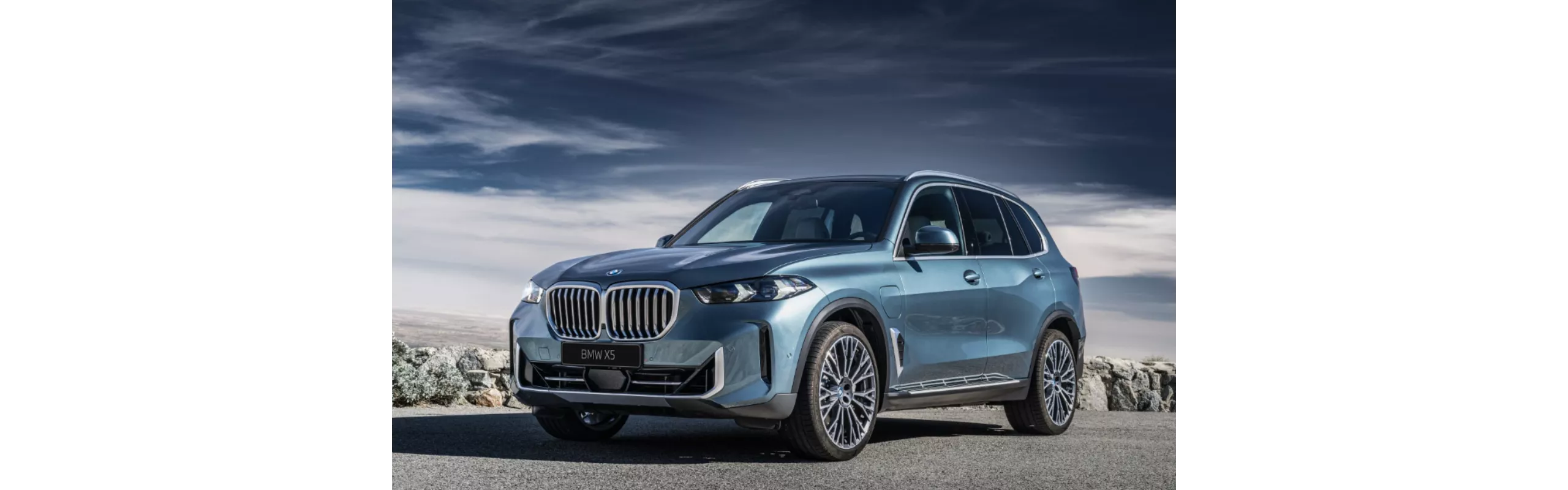 BMW X5 xDrive50e LCI Pasiūlymo kaina nuo 90 620 Eur.