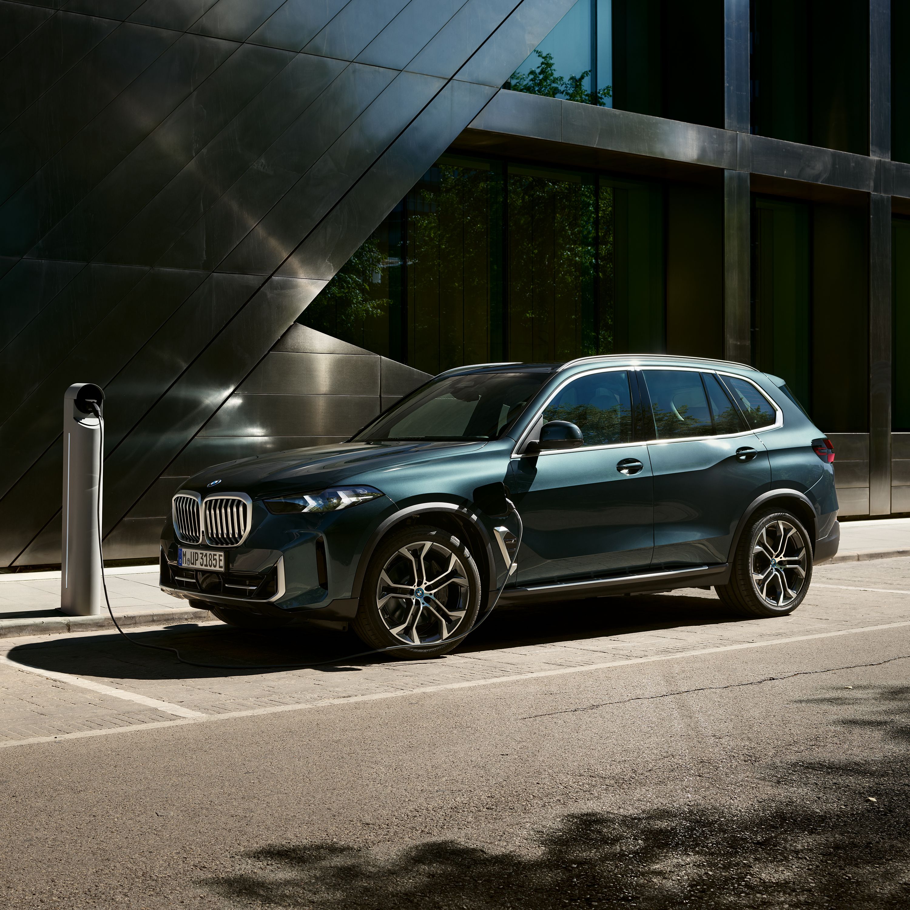 BMW Plug-in Hybrids: Models and Comparison