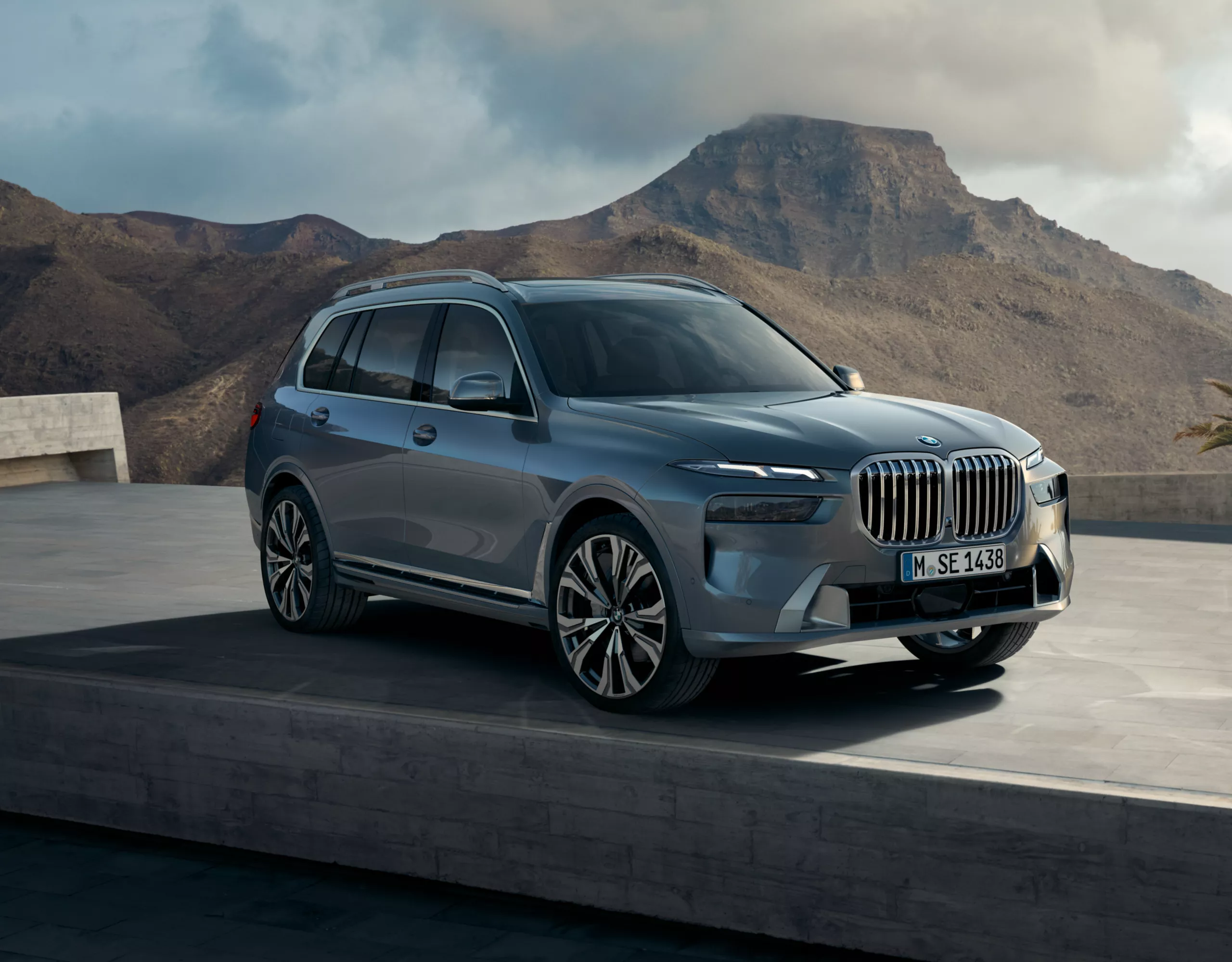BMW X7 grey front view