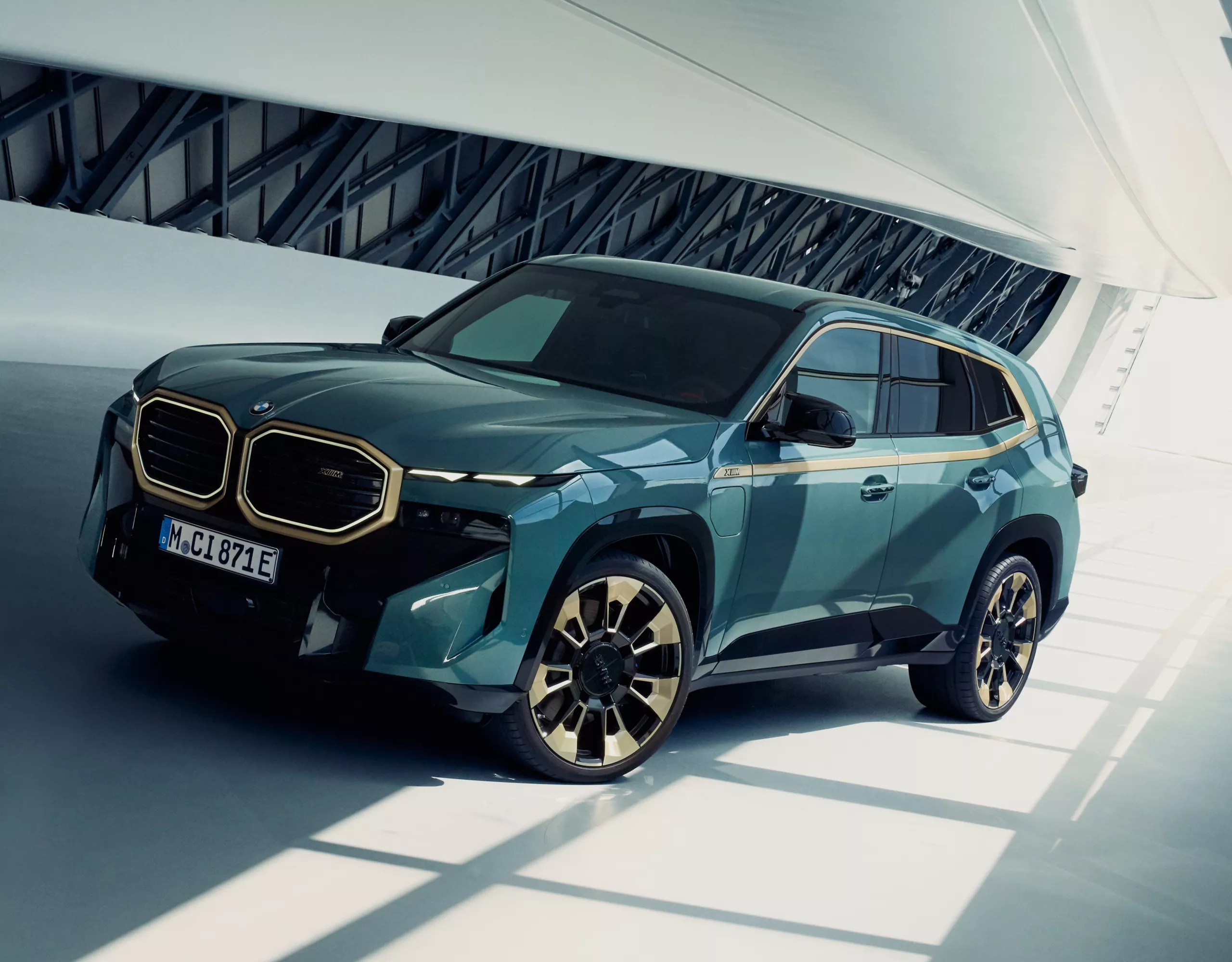 BMW XM green front view