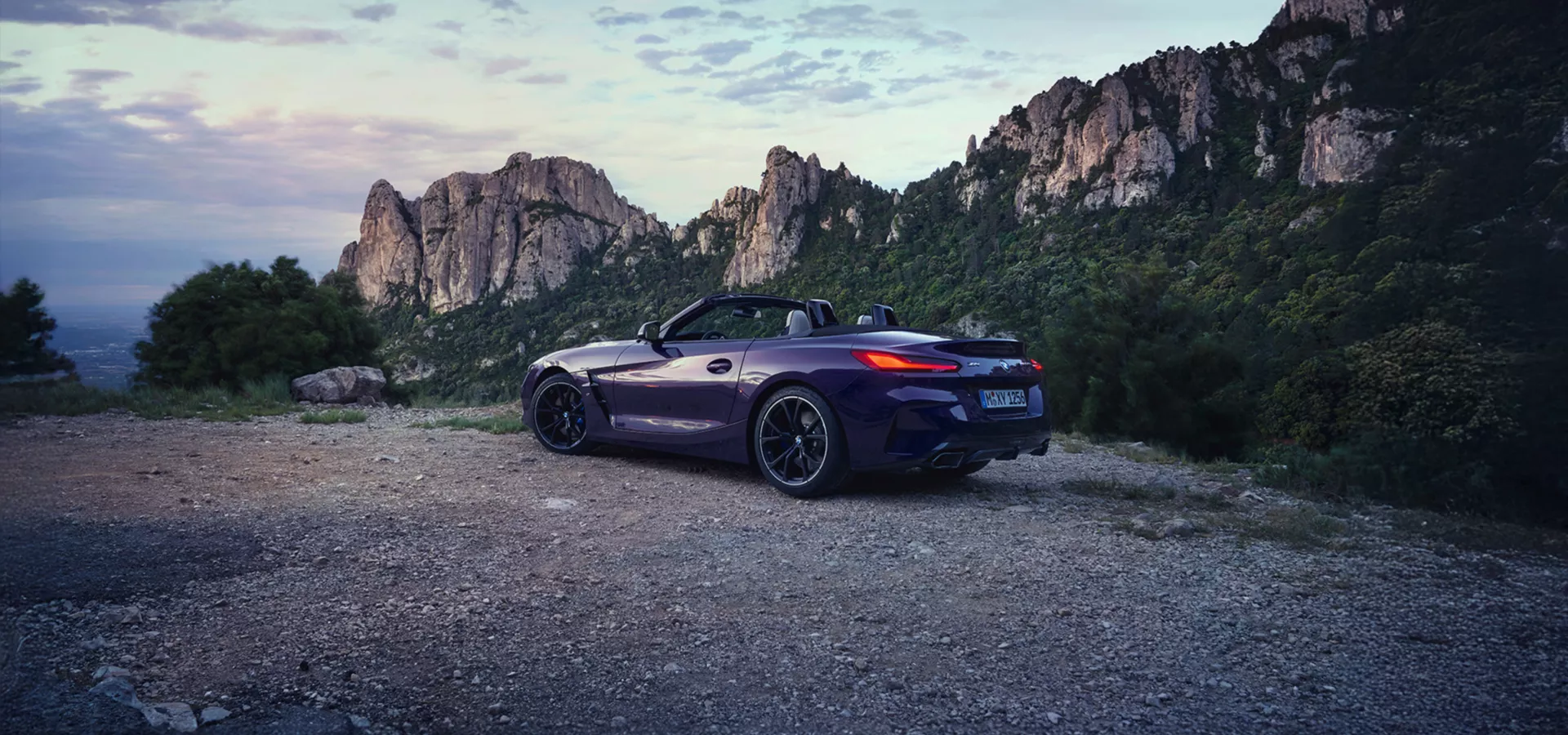 Ein violetter BMW Z4 Roadster