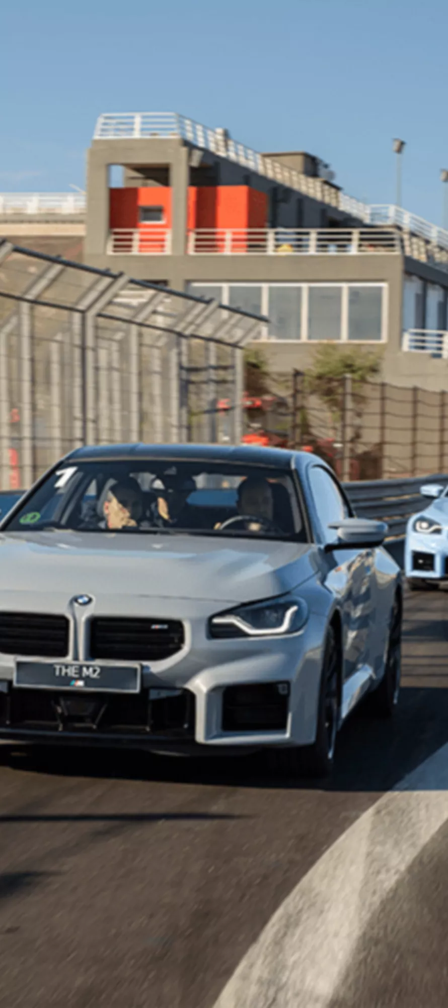 BMW em ação na pista durante o curso BMW M Driving Experience