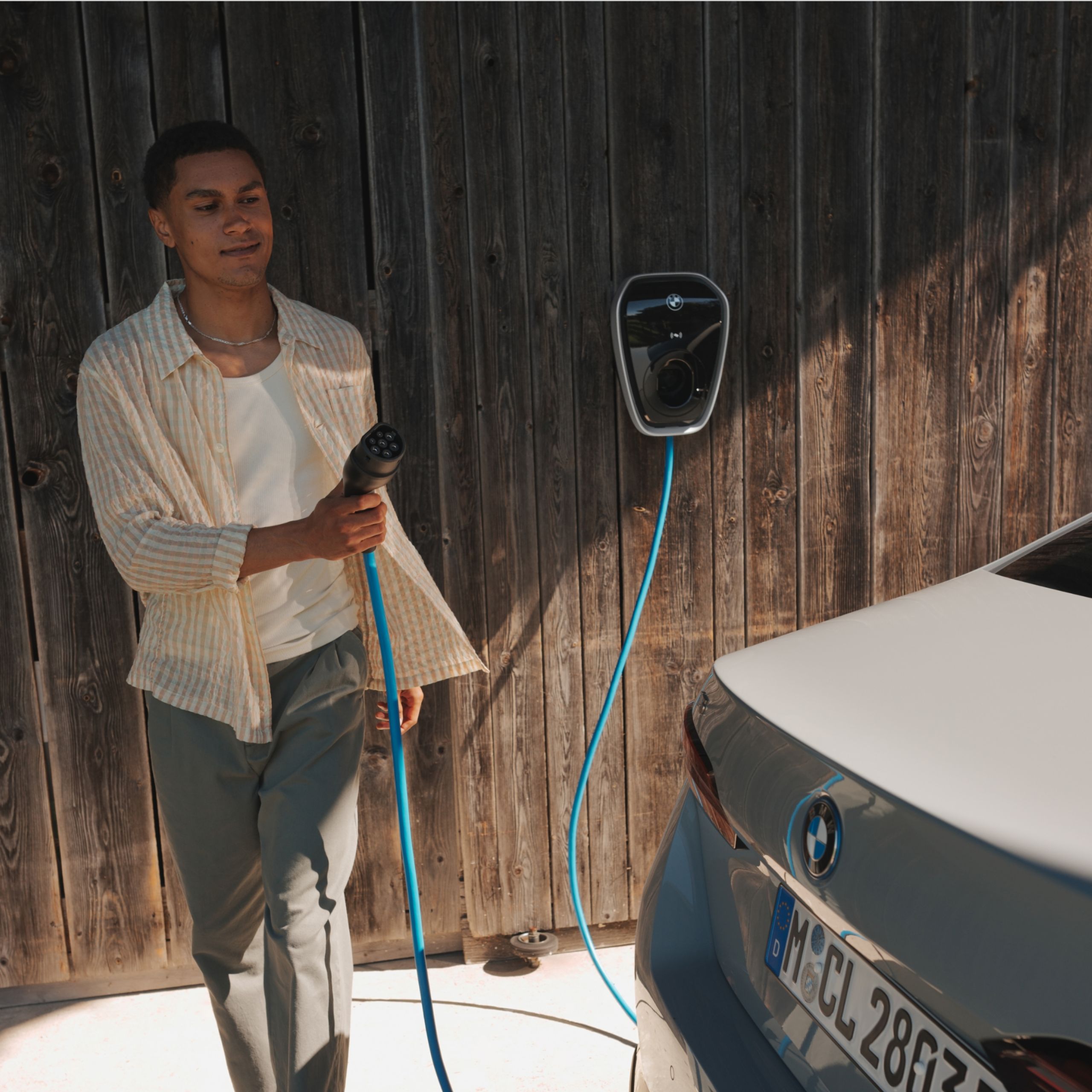 BMW originaaltarvikud, teabekeskus, suvine laadimine 