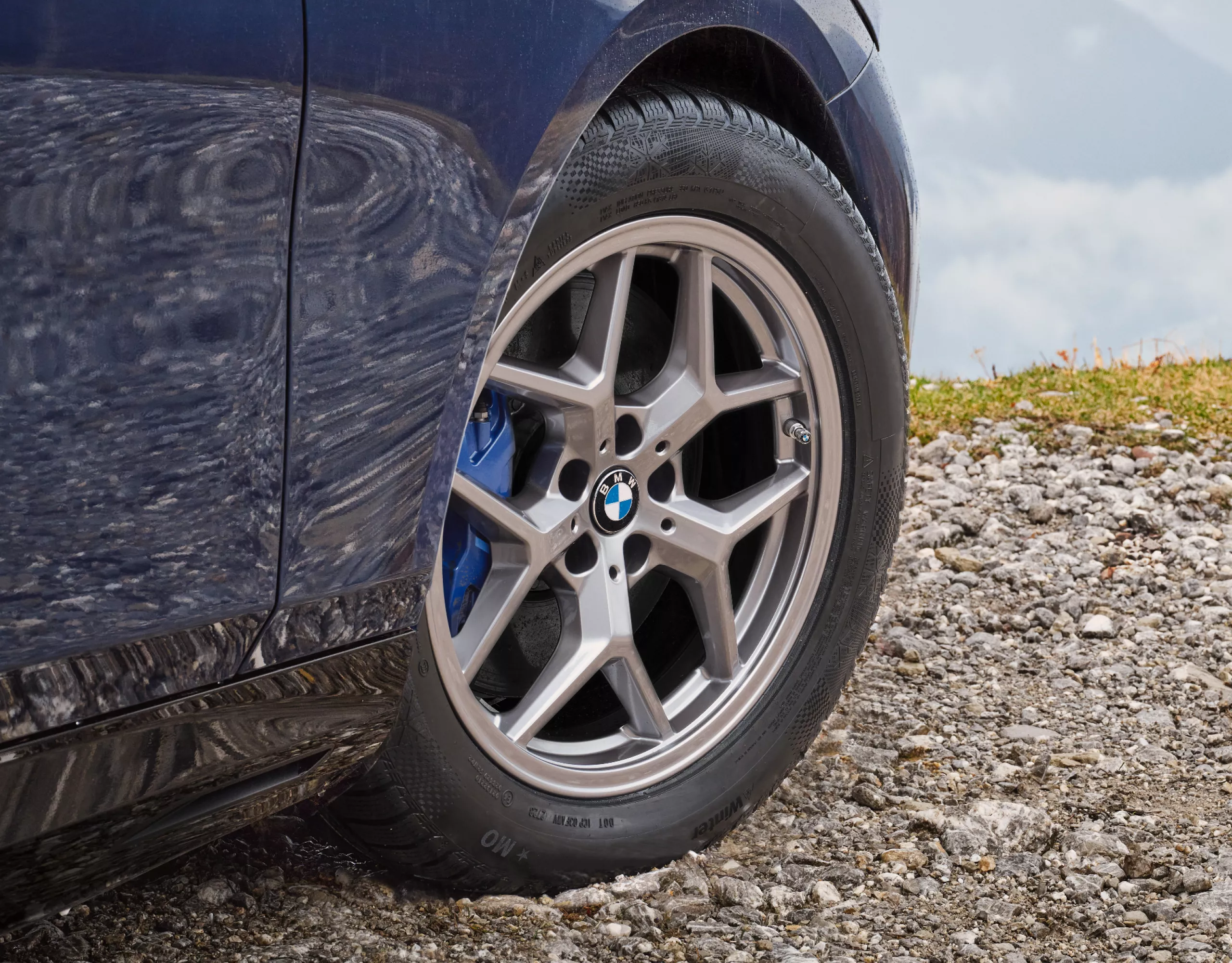 18" BMW lichtmetalen wiel met Y-spaak 932 Lightning Grey, compleet winterwiel Originele BMW accessoires voor herfst en winter