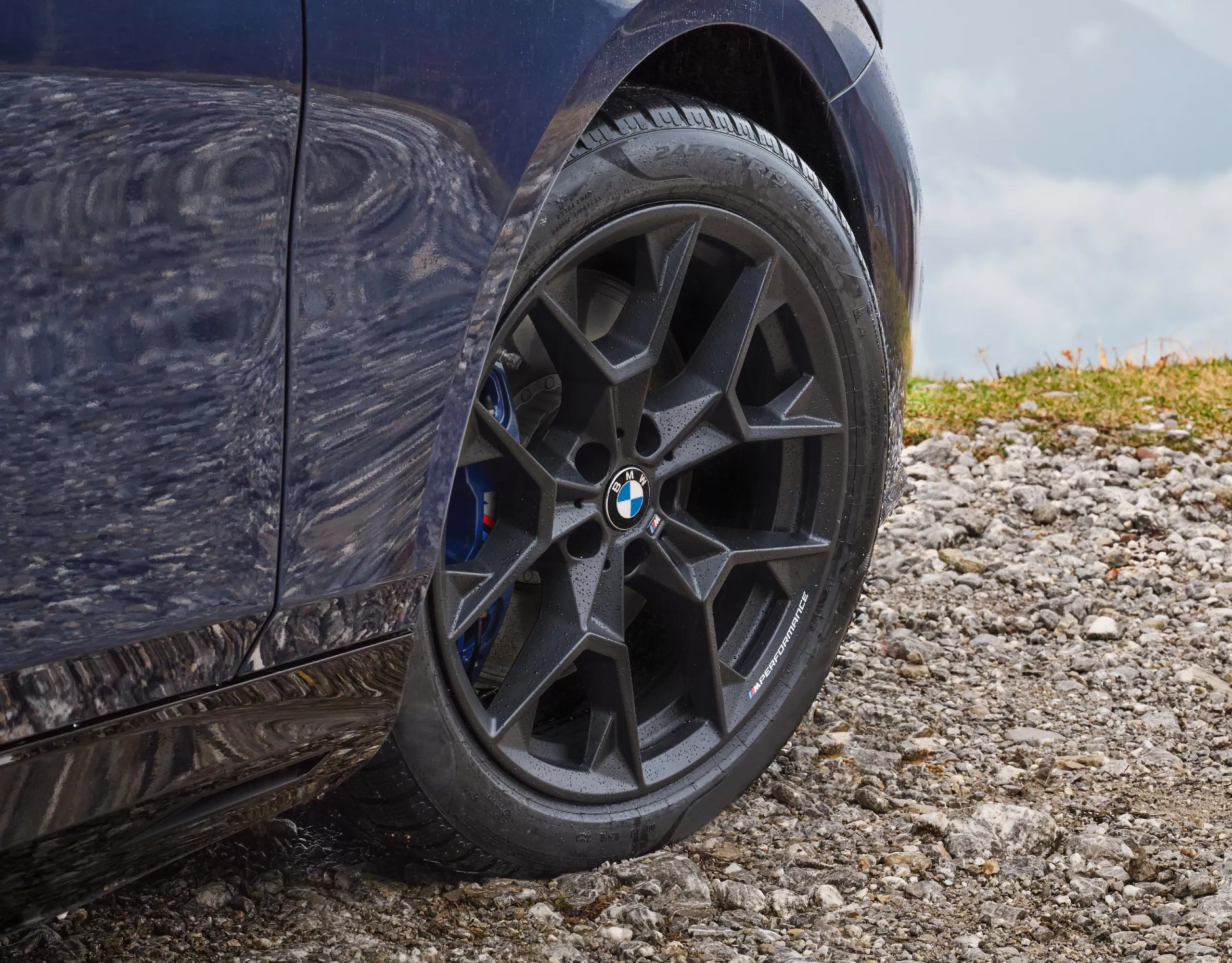 19" M Performance lichtmetalen wiel met Y-spaak 942 M Jet Black mat, compleet winterwiel Originele BMW accessoires voor herfst en winter