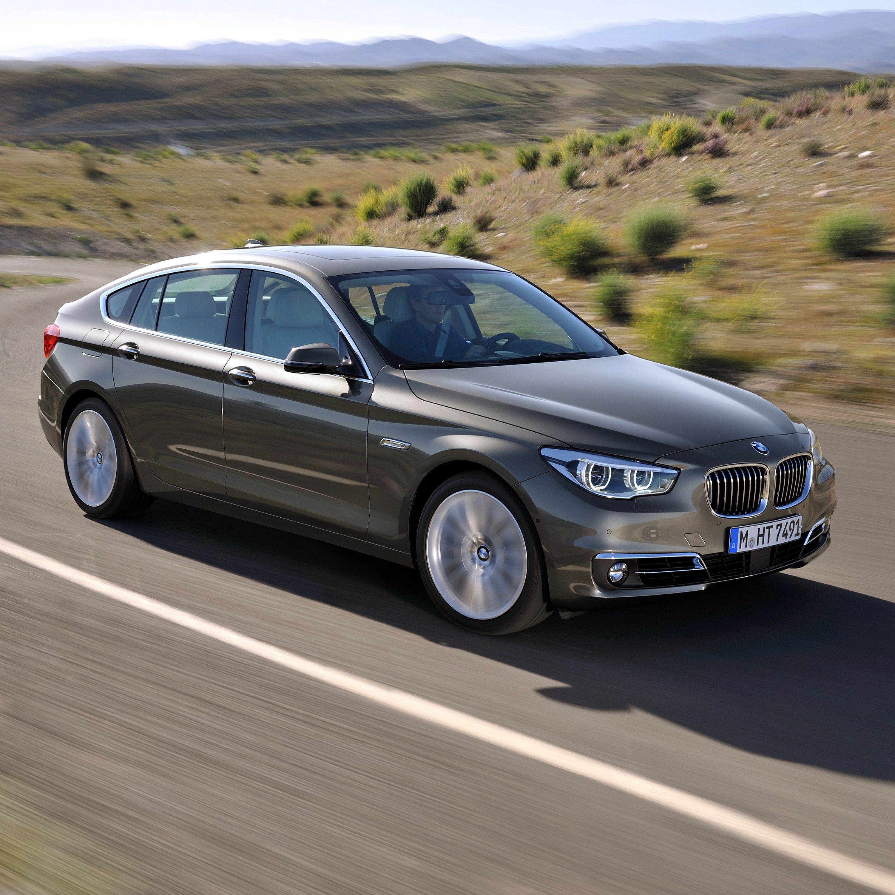 BMW 5 Series Gran Turismo (F07) three-quarter frontal view while driving