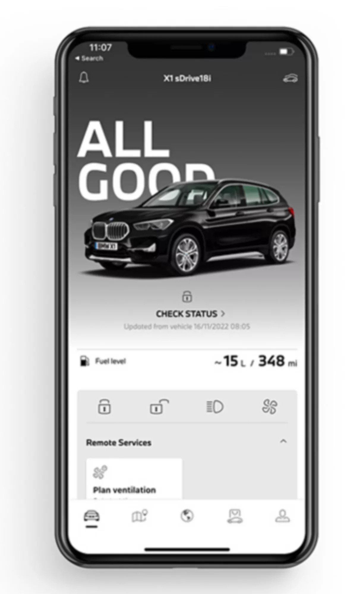 Telemóvel com a app BMW aberta, mostrando o estado do veículo, nível de  combustível e serviços remotos