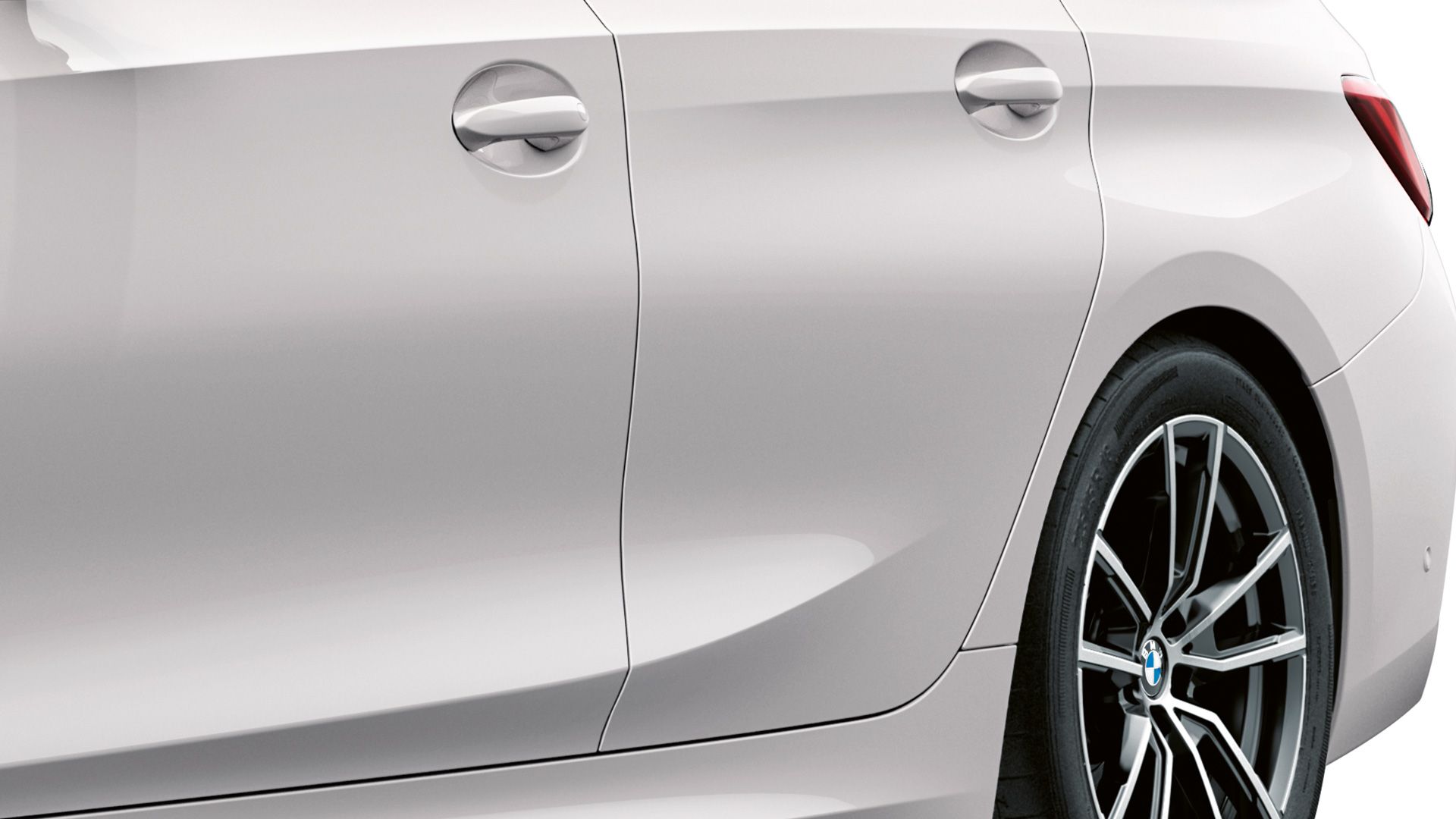 Visualizzazione dei danni esterni BMW Vista anteriore a tre quarti con primo piano sulla carrozzeria