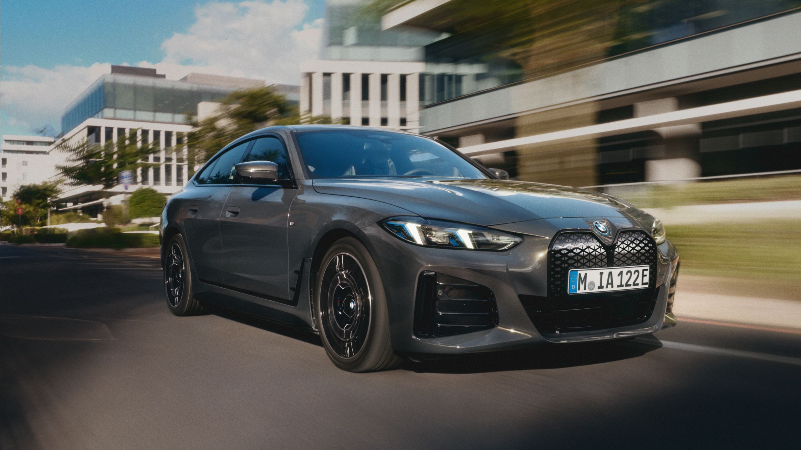 BMW i4（G26）フロント・ビュー