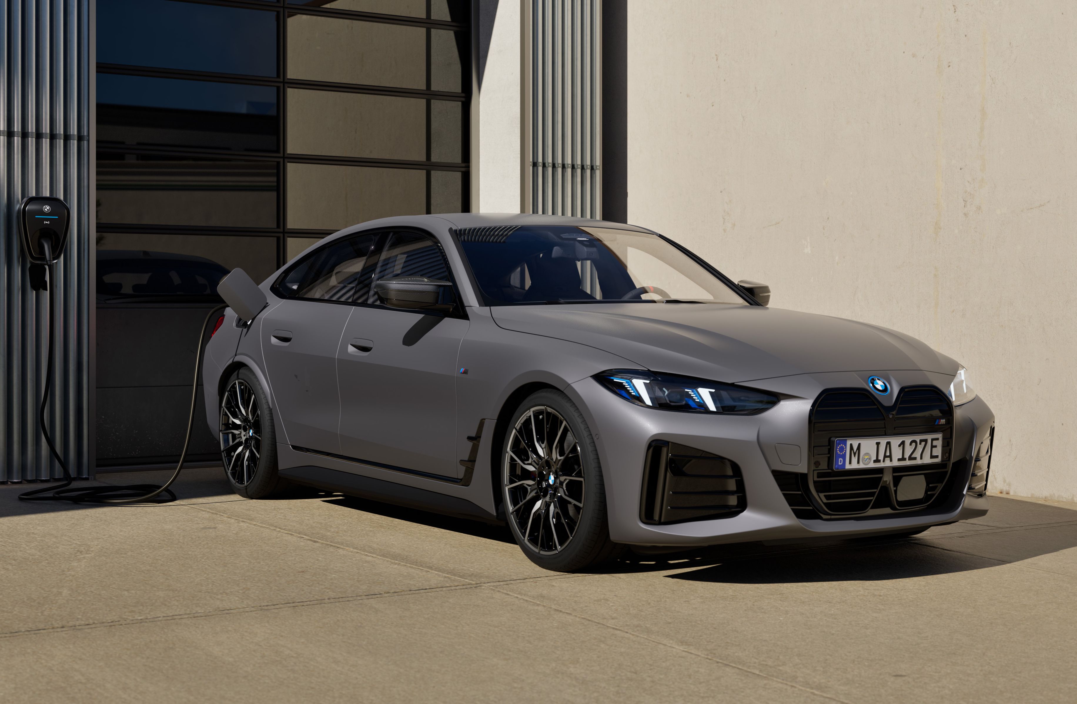 BMW i4 M50（G26）フロント・ビュー