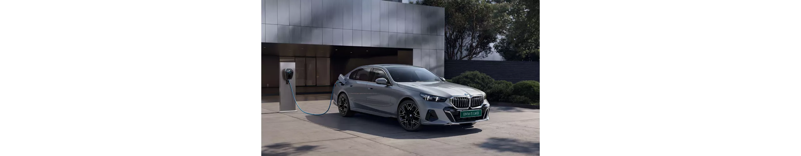 The BMW i5 LWB.
