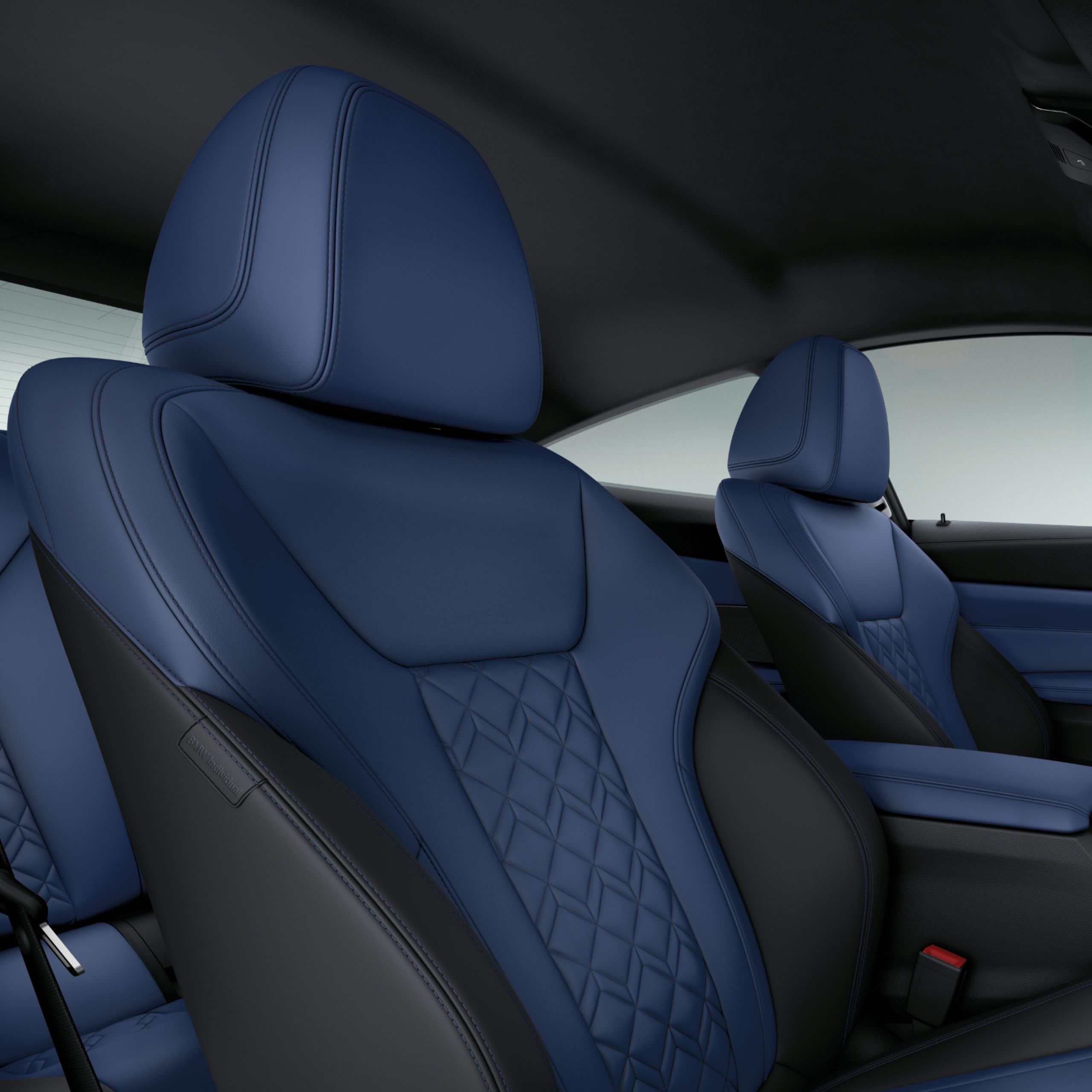 Voertuiginterieur van de BMW 4 Coupé in BMW Individual vollederuitrusting 'Merino' Feinnarbe Fjordblau/Schwarz