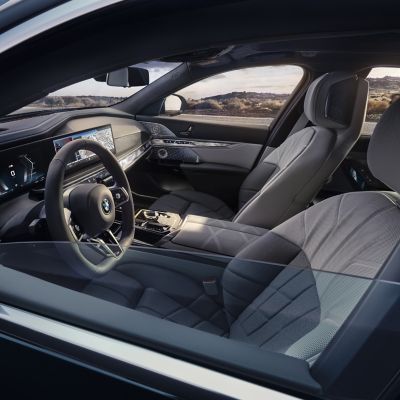 Interior of a BMW 7 in BMW Individual Merino Leather/Wool-cashmere combination with exclusive Smoke White/Light Grey elements