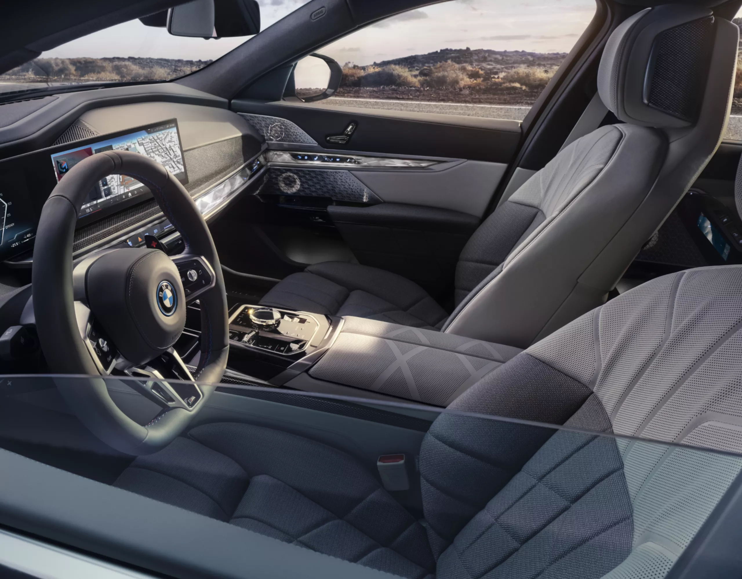 Innenraum eines BMW 7 in BMW Individual Leder ‹Merino'/ Woll-Kaschmirkombination mit Exklusivumfängen Rauchweiss/Hellgrau