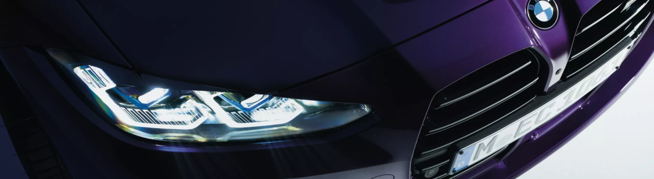 BMW M3 Competition ist in BMW Individual Twilight Purple dargestellt