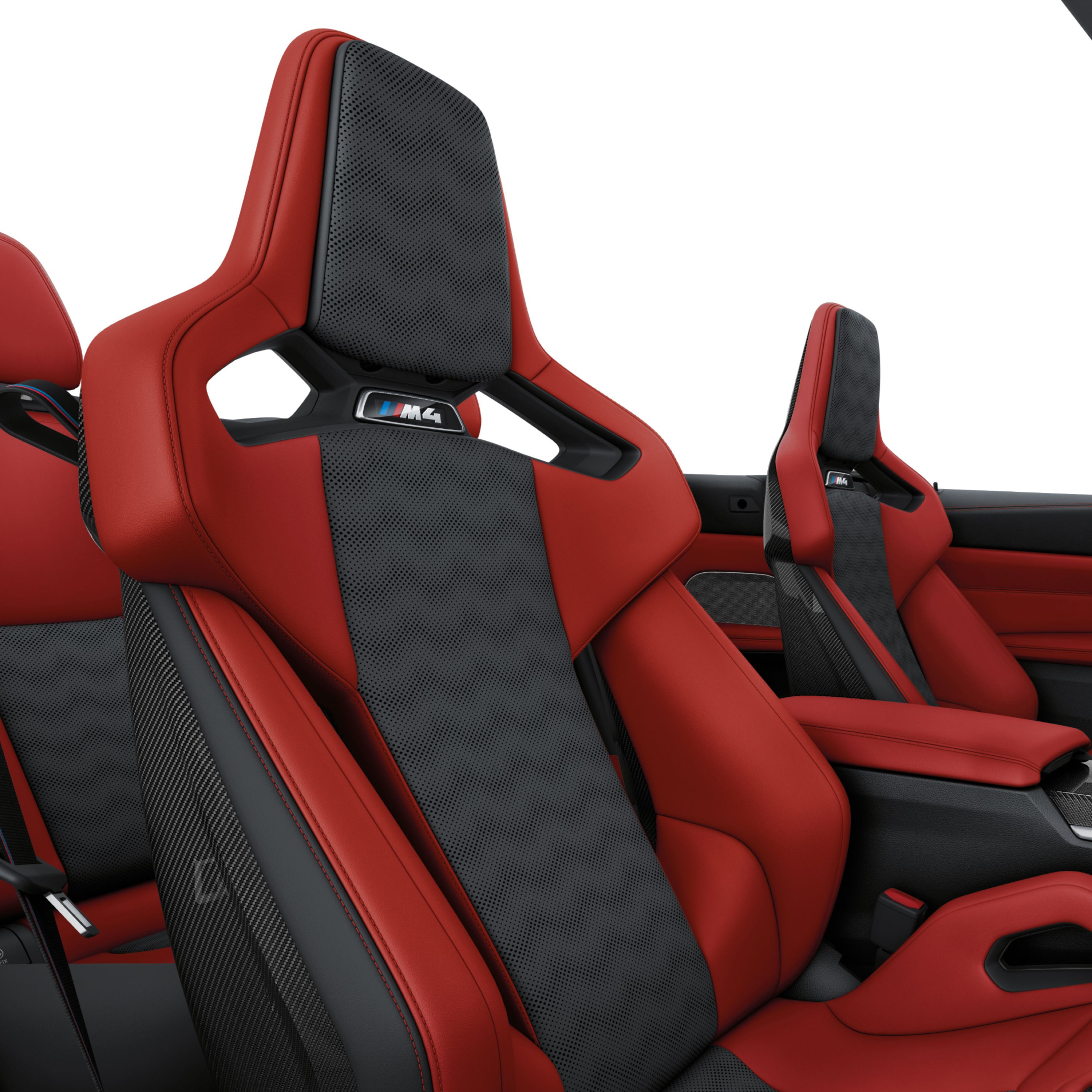 Innenraum des BMW M4 in BMW Individual ‘Merino’ Leder Feinnarbe Fionarot/Schwarz
