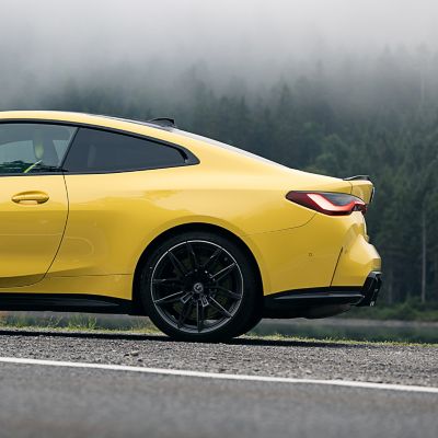 BMW M4 Competition Coupé in BMW Individual Dakar Yellow II