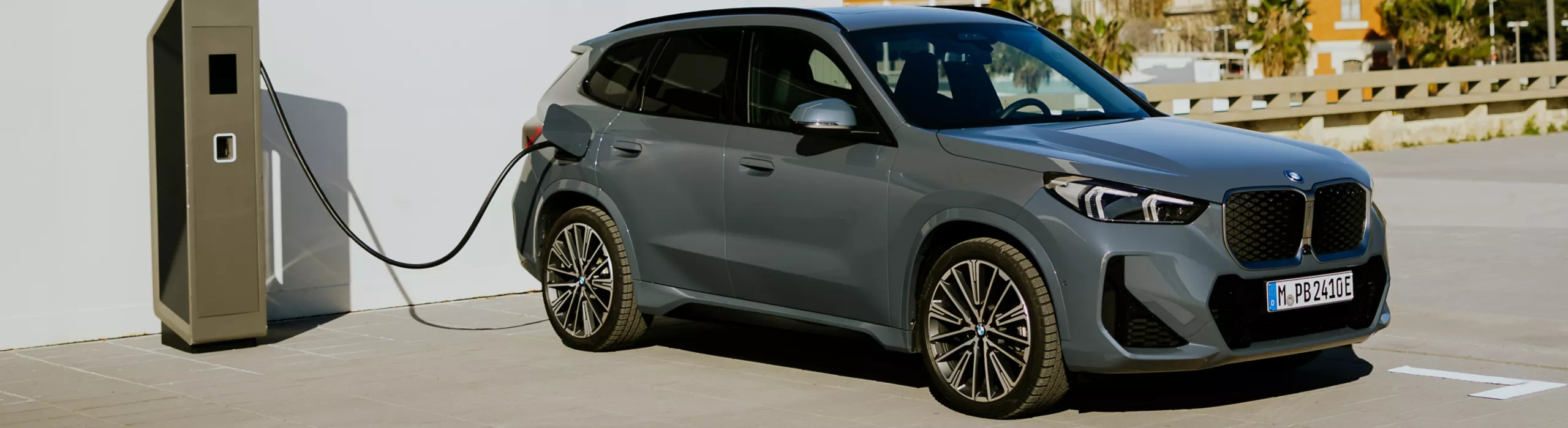 BMW iX1