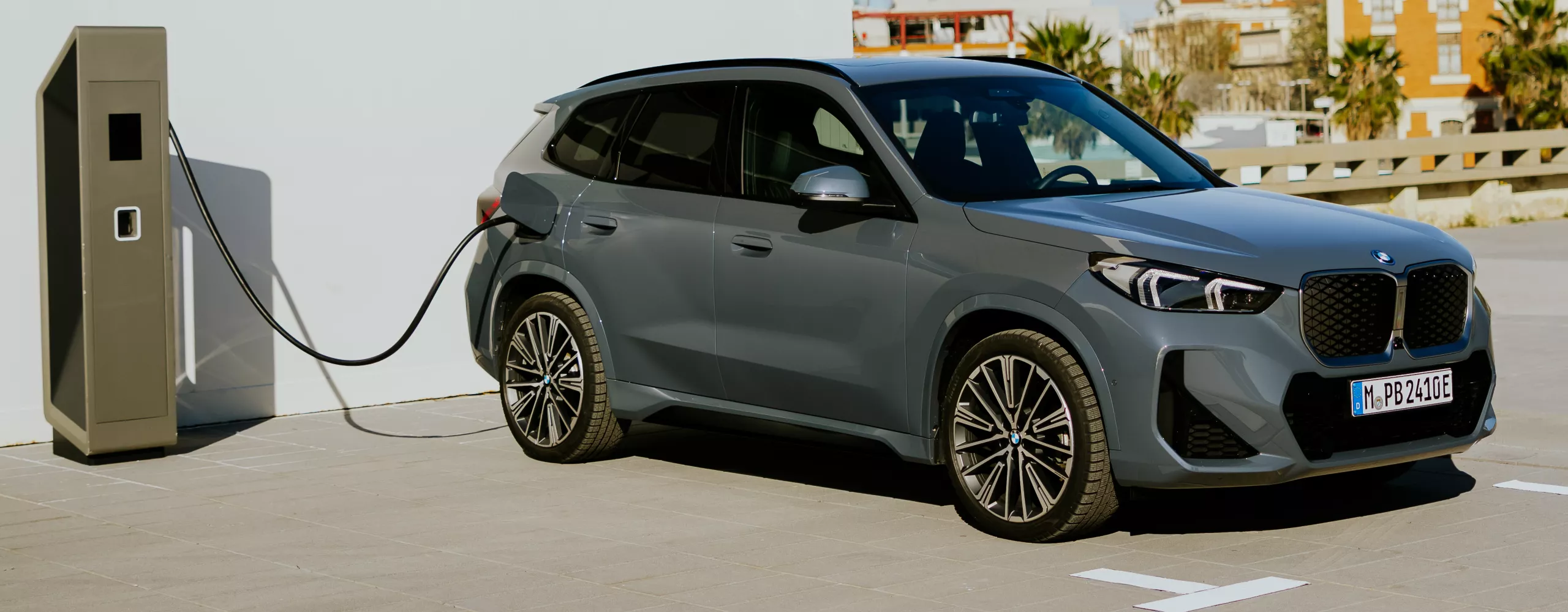 BMW iX1