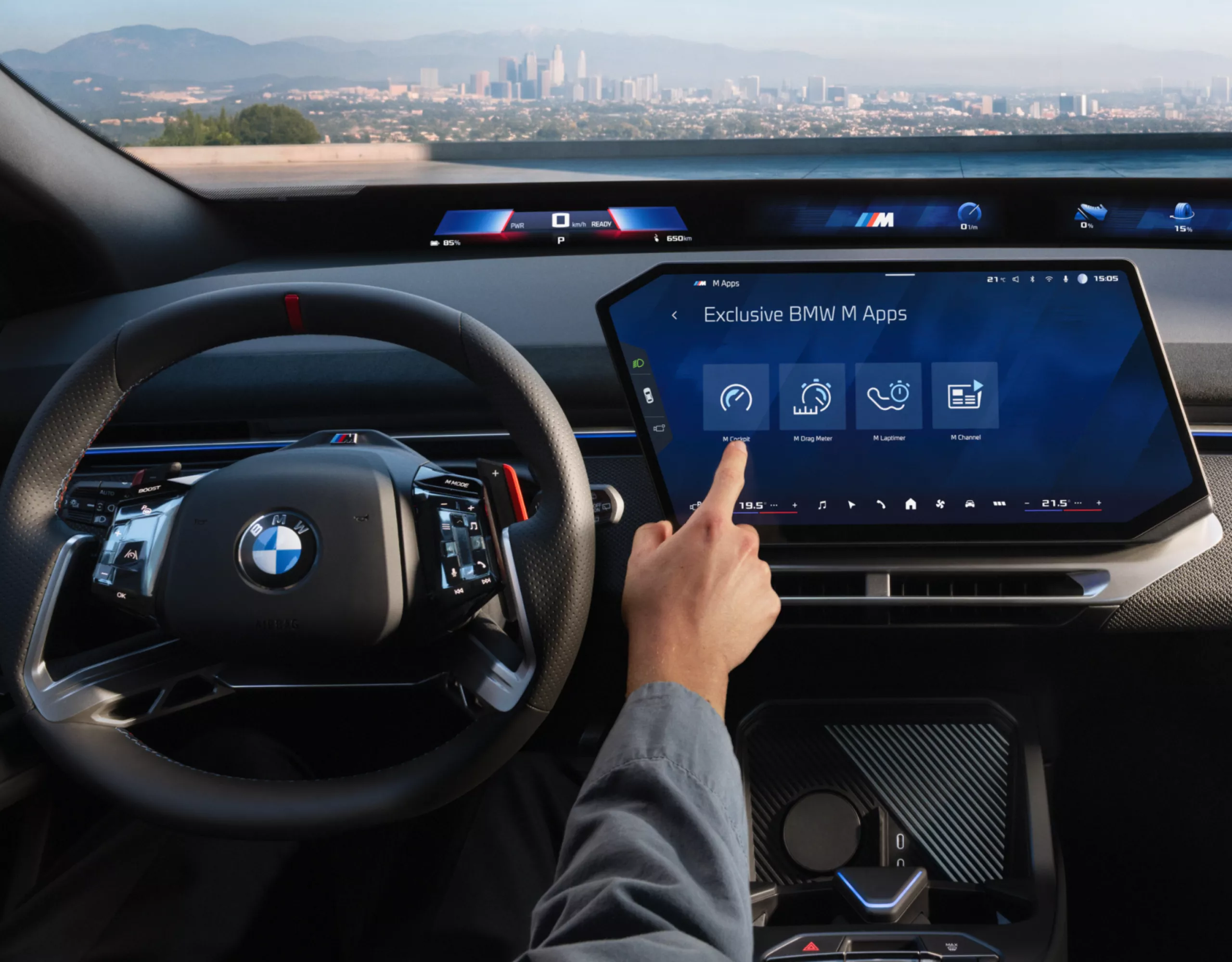 BMW ConnectedDrive functions displayed in the cockpit of the BMW iX3 M60 xDrive