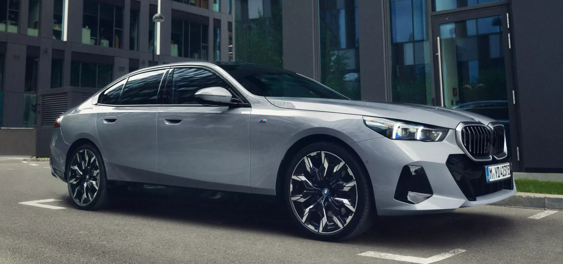 BMW i5 eDrive40 M 스포츠 패키지