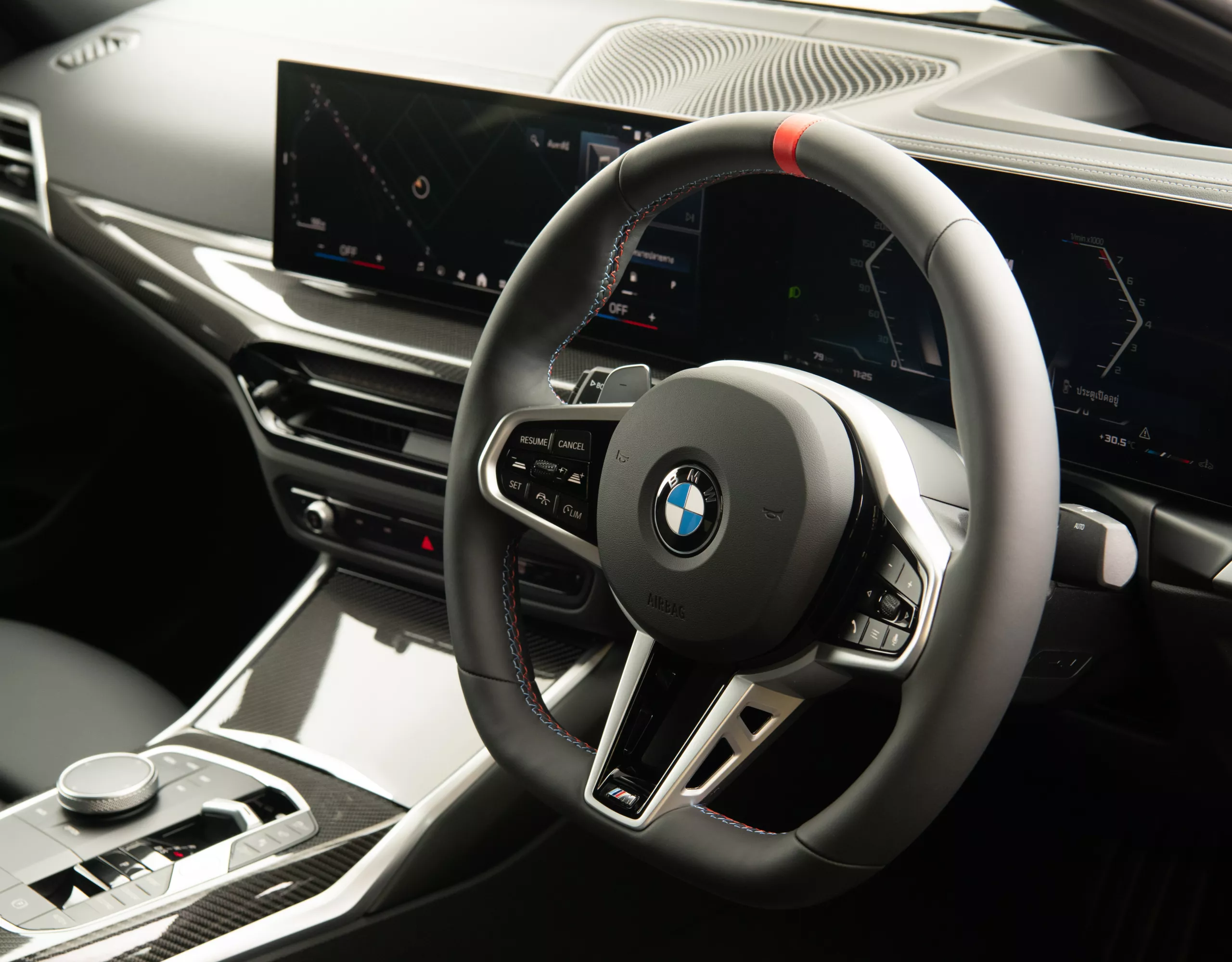 BMW M340i xDrive Leather steering wheel