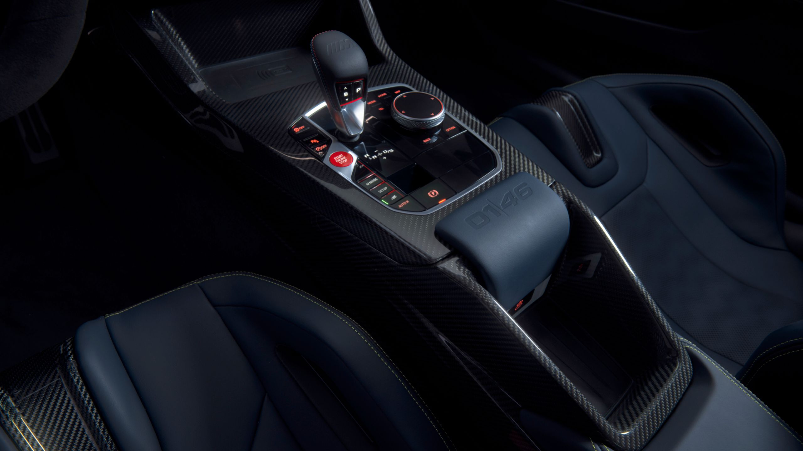 BMW M4 CS Edition VR46 - Consola central