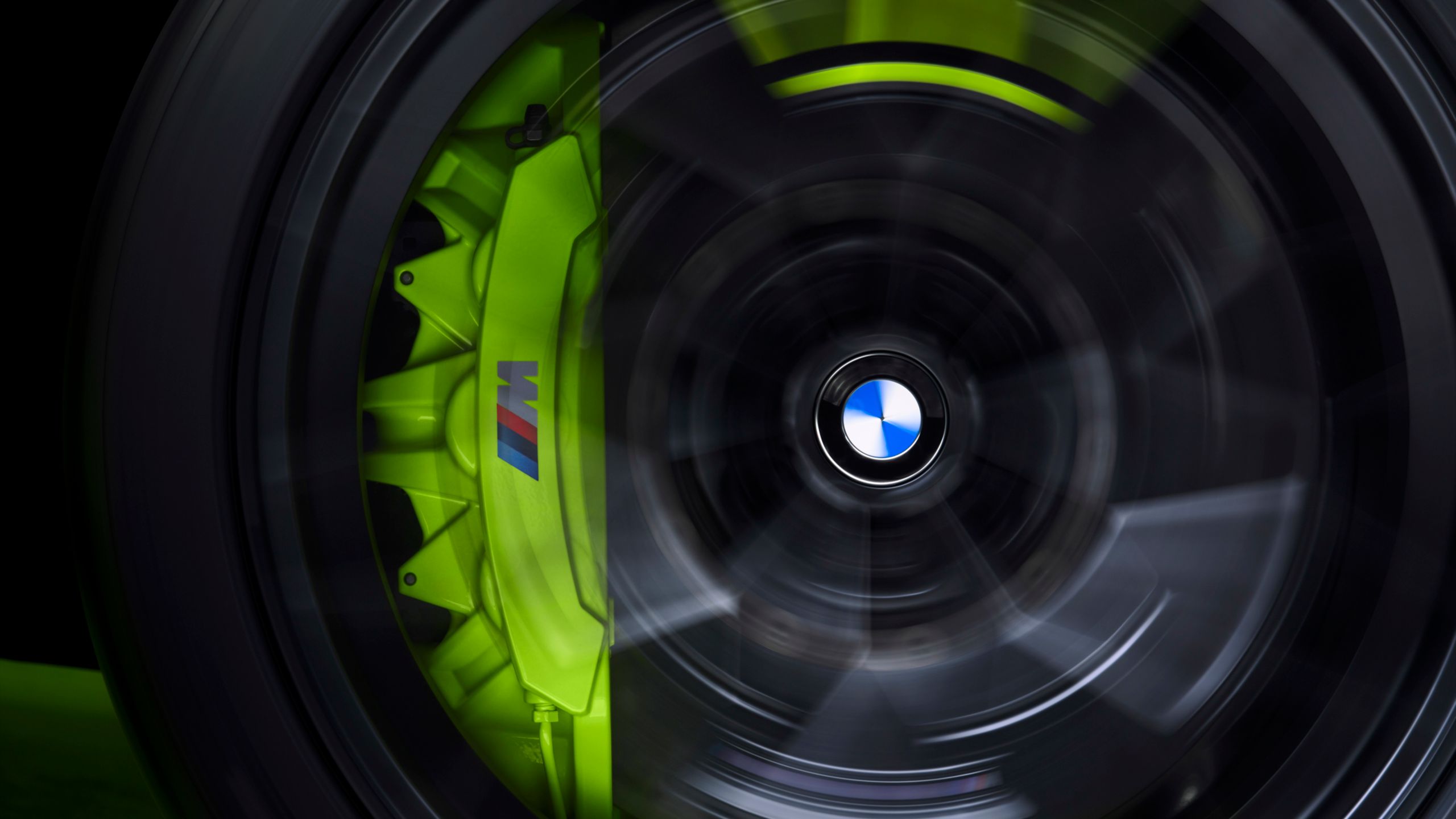 BMW M4 CS Edition VR46 - Pneus