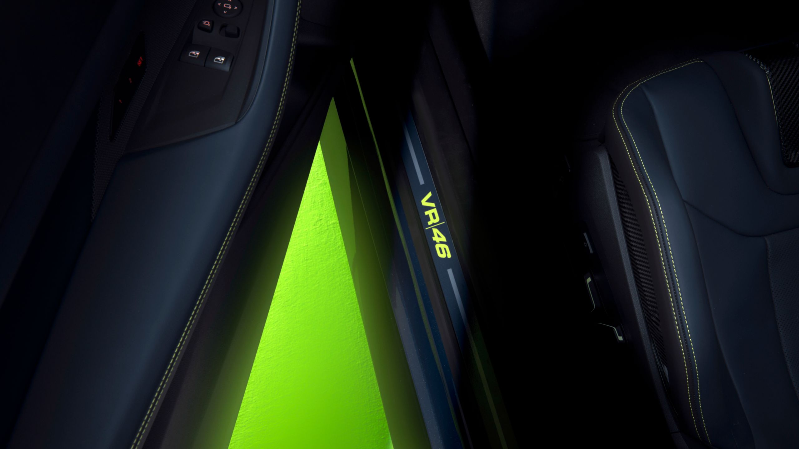 BMW M4 CS Edition VR46 - Soleira da porta