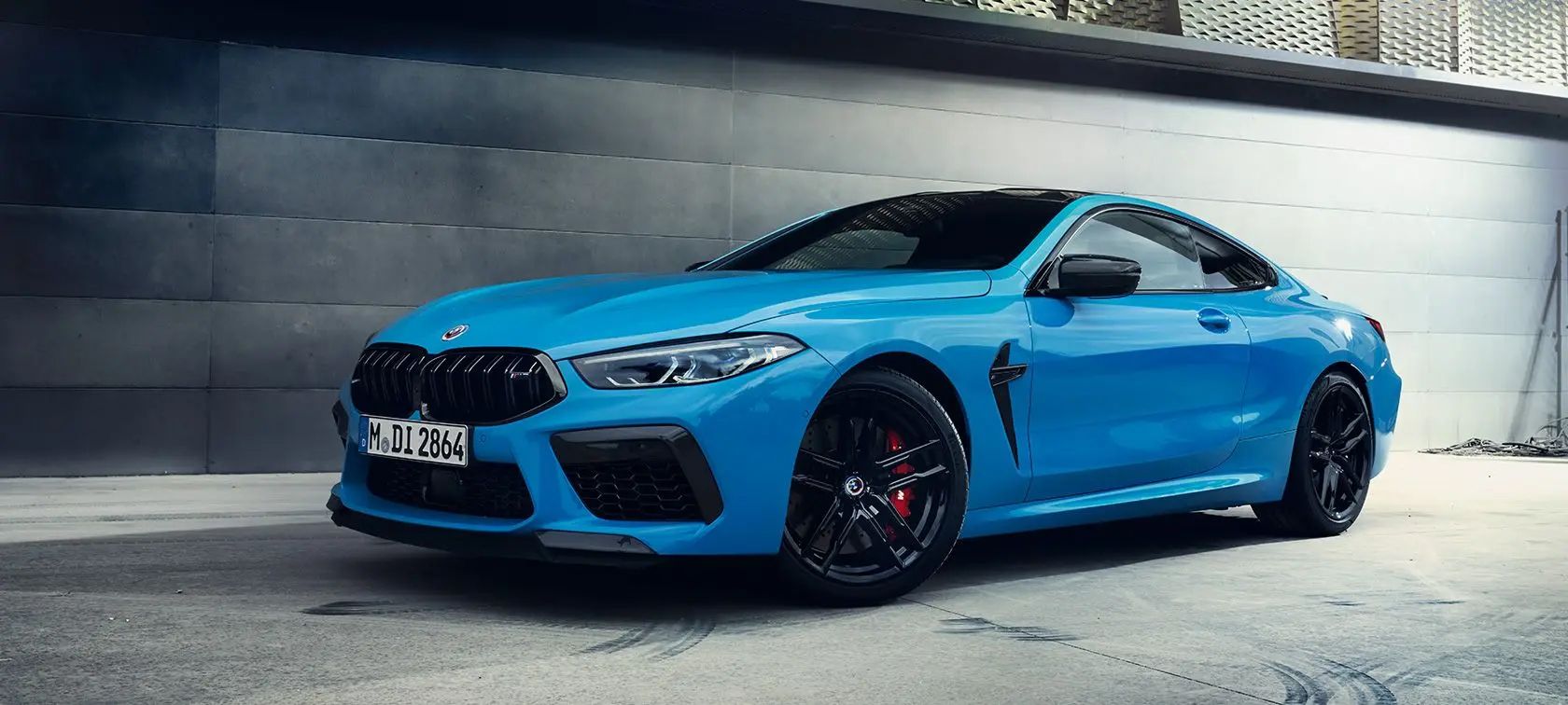 BMW M8 クーペ