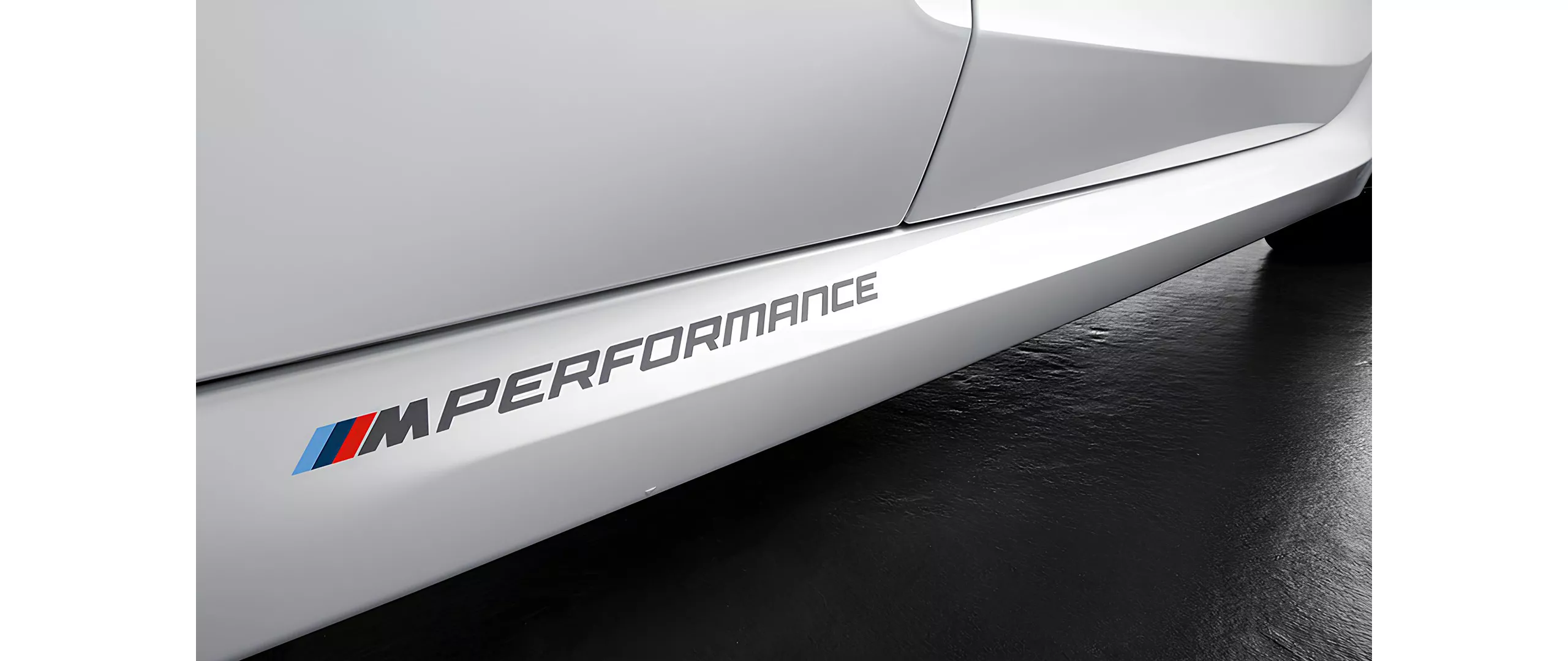 M Performance字樣車身貼紙
