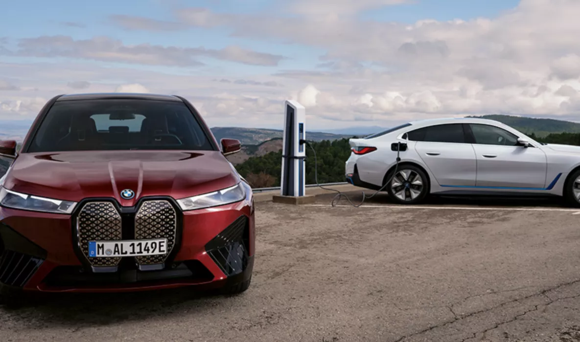 Sprzedaż korporacyjna BMW modele BMW eDrive dla klientów korporacyjnych modele BMW na ulicy