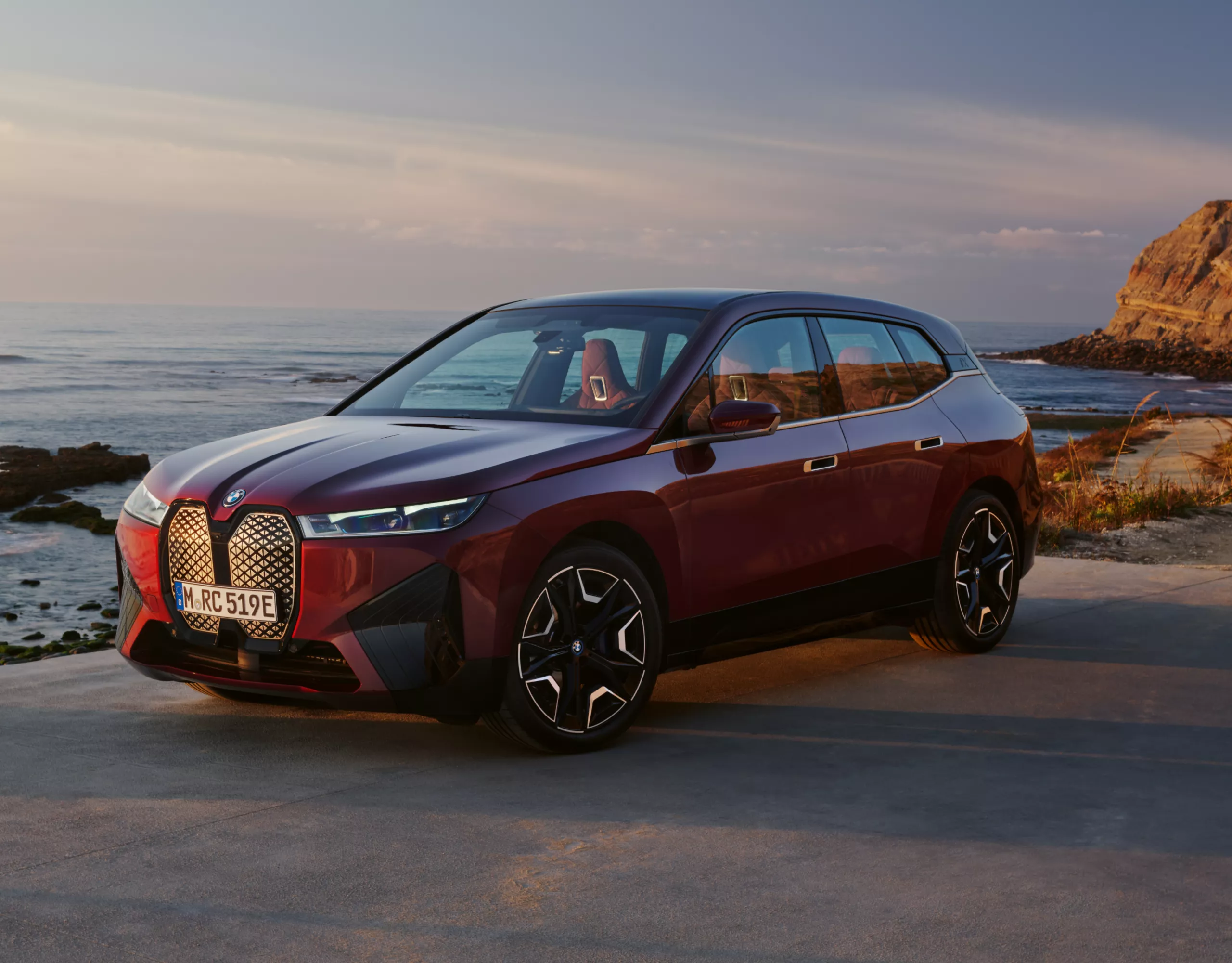 BMW iX（i20）フロント・ビュー