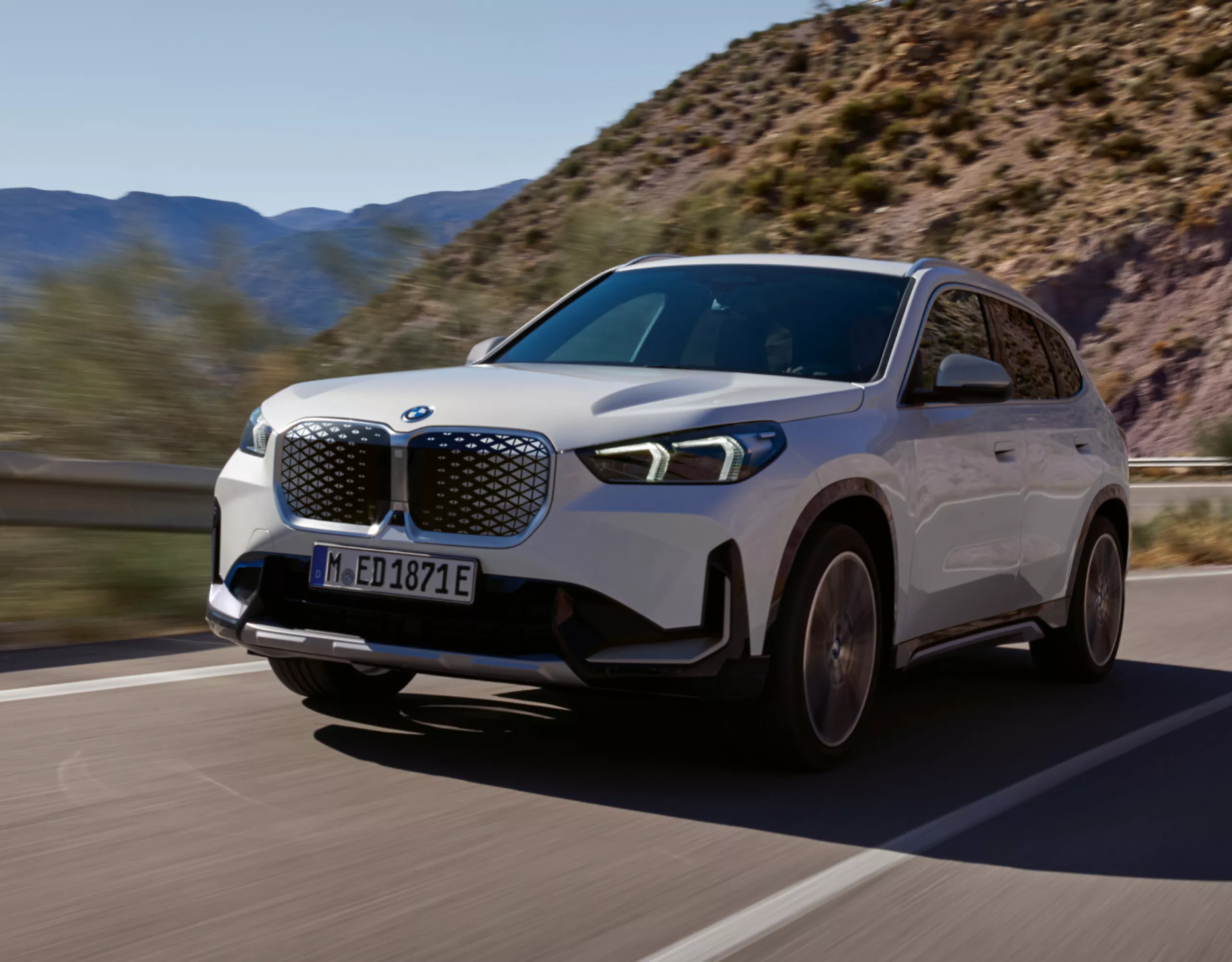 BMW iX1（U11） フロント・ビュー