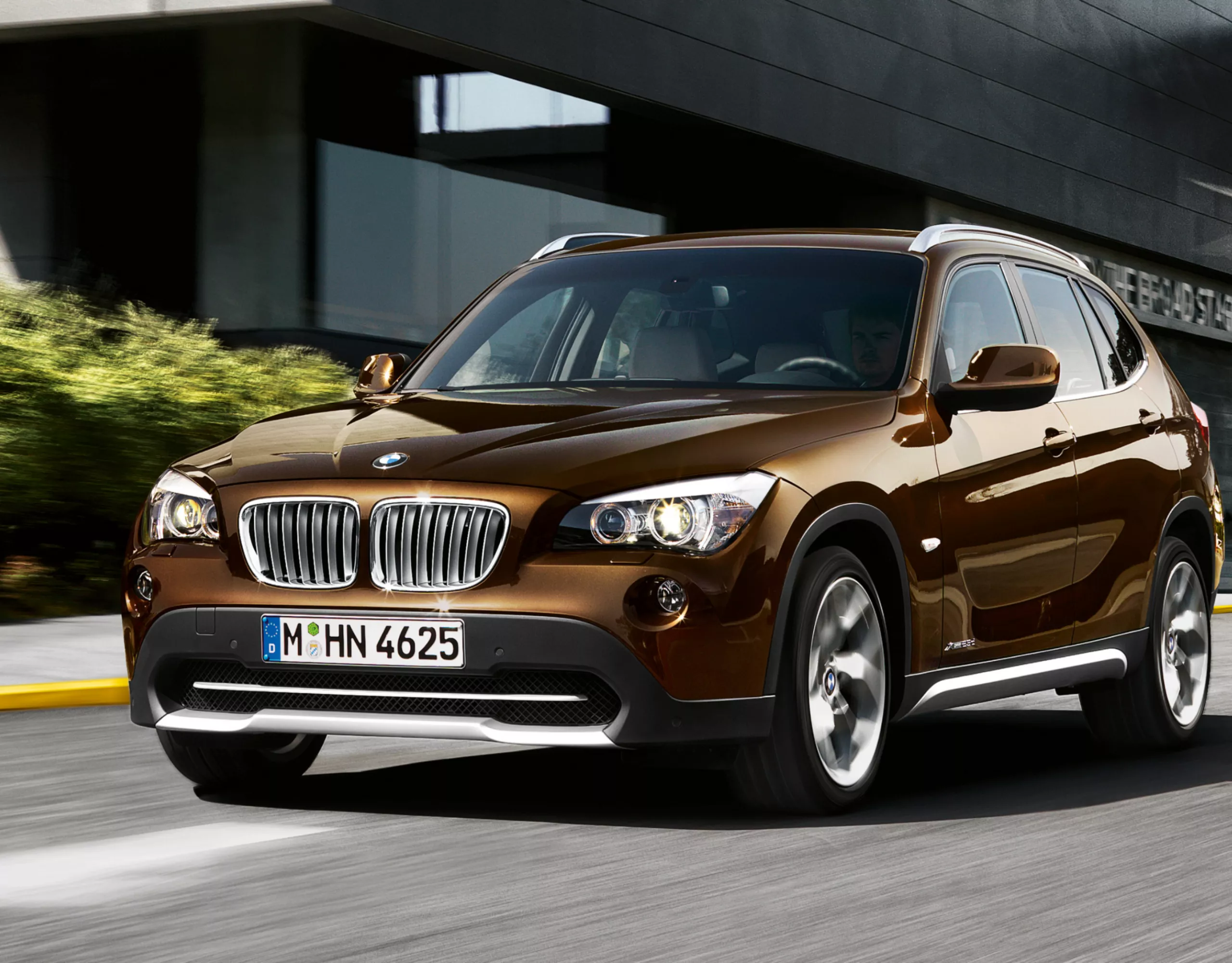 BMW X1（E84） フロント・ビュー