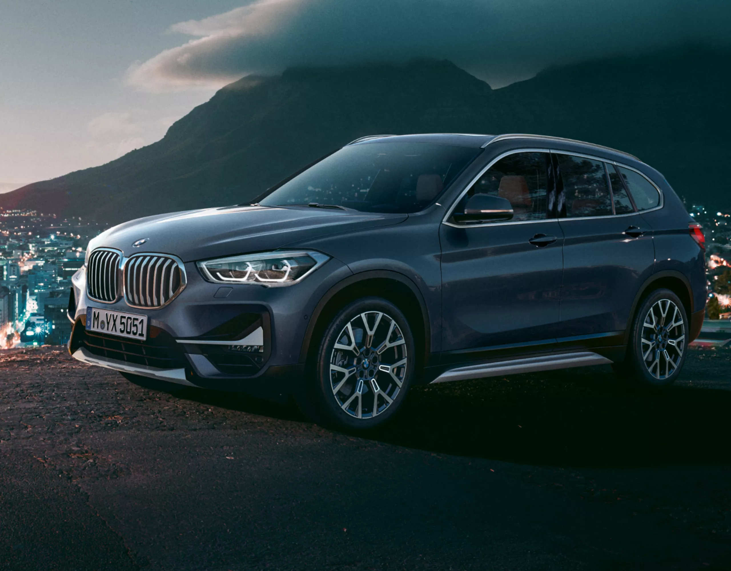 BMW X1（F48） サイド・ビュー