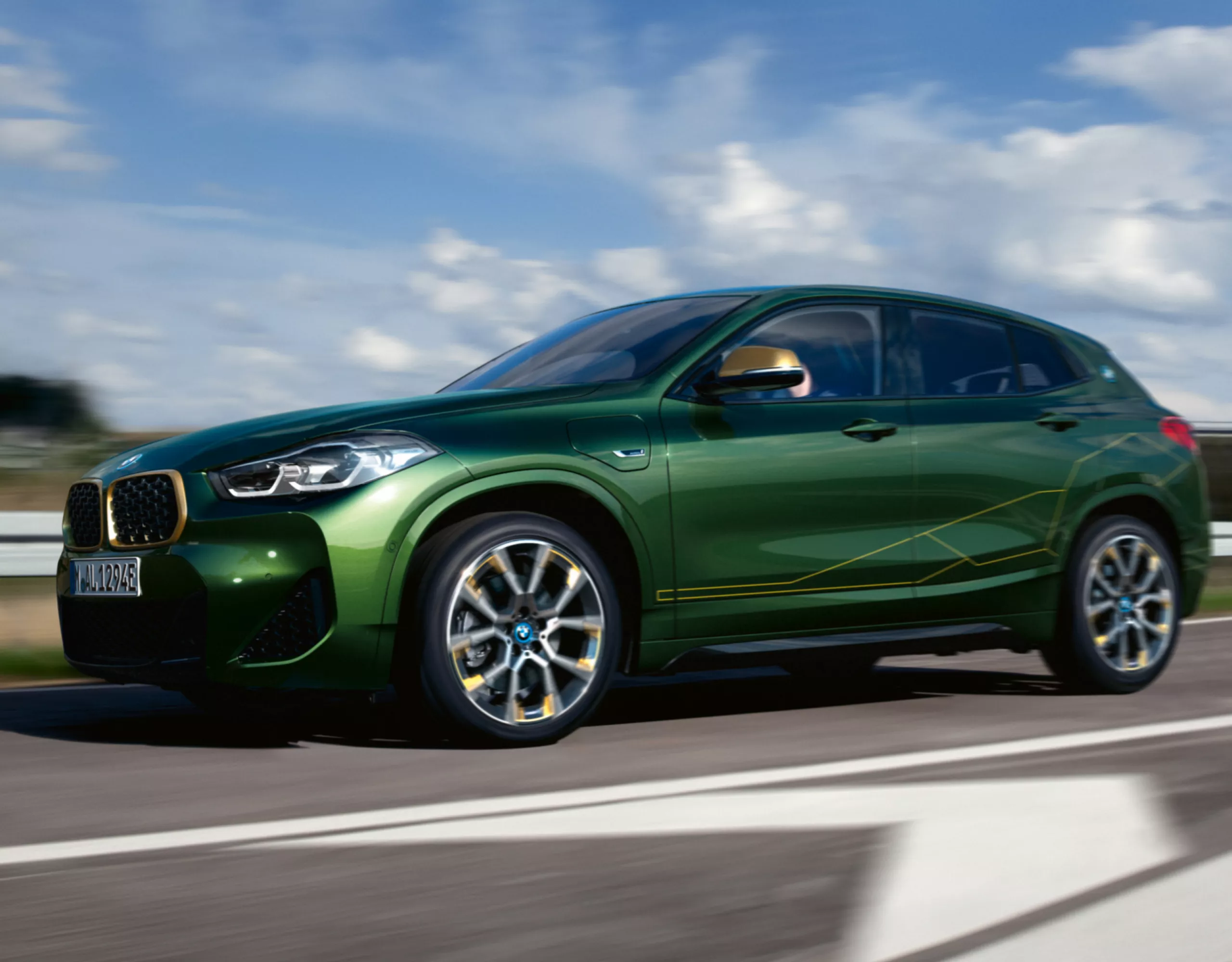 BMW X2（F39） サイド・ビュー