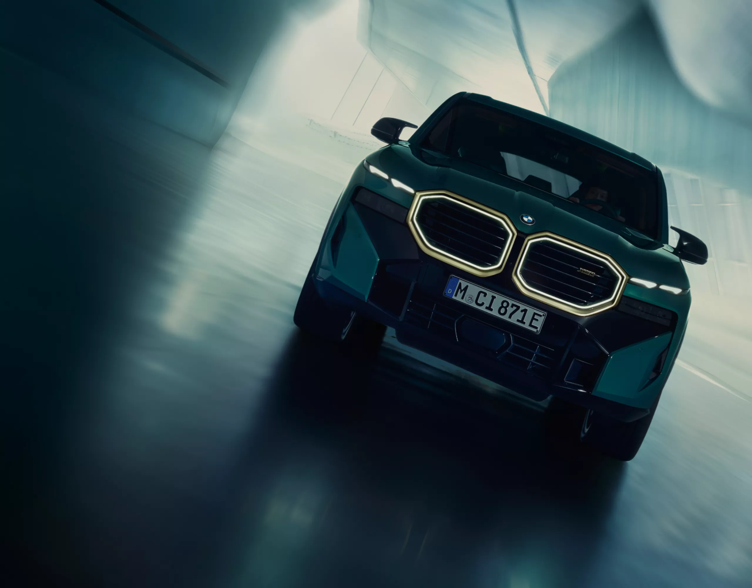 BMW XM（G09） フロント・ビュー