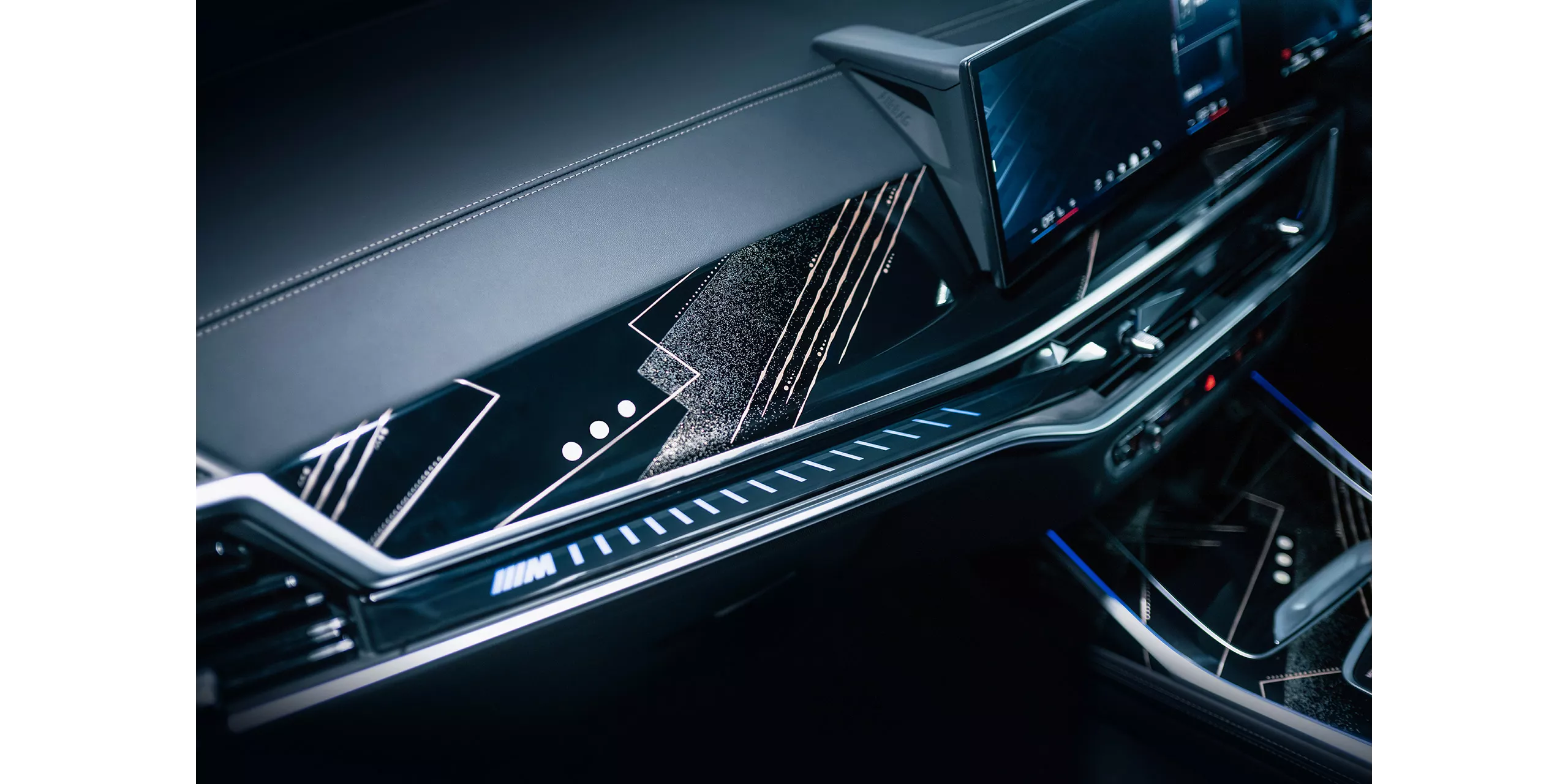 BMW X7 M60i xDrive “BLACK-α” 