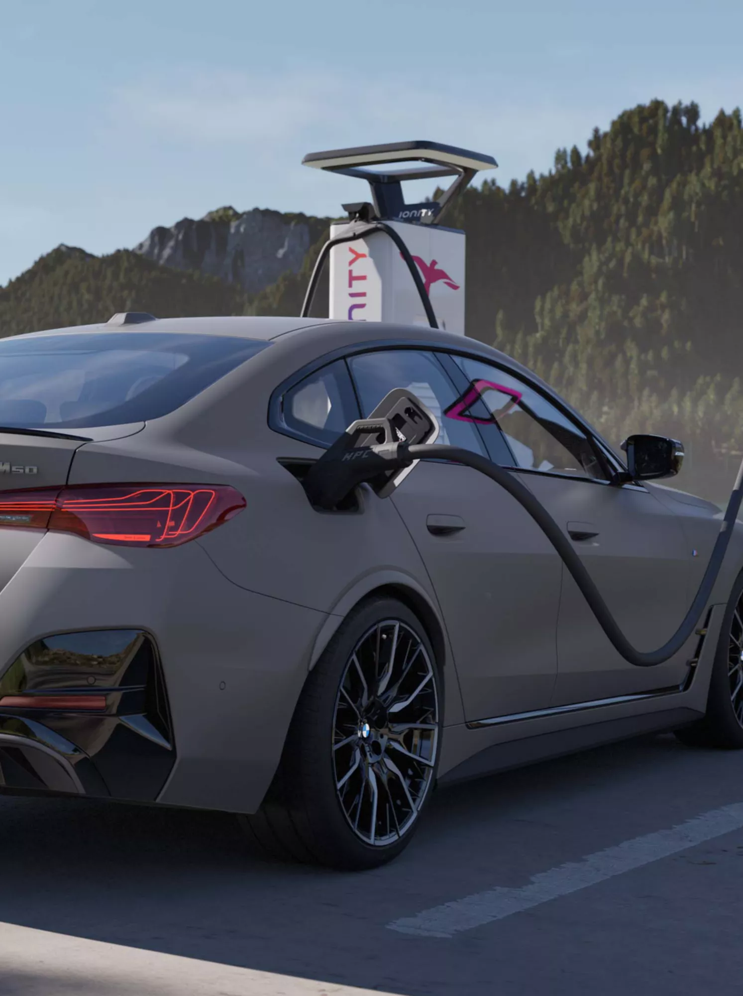 Twee personen bekijken de routeplanning op het Control Display 