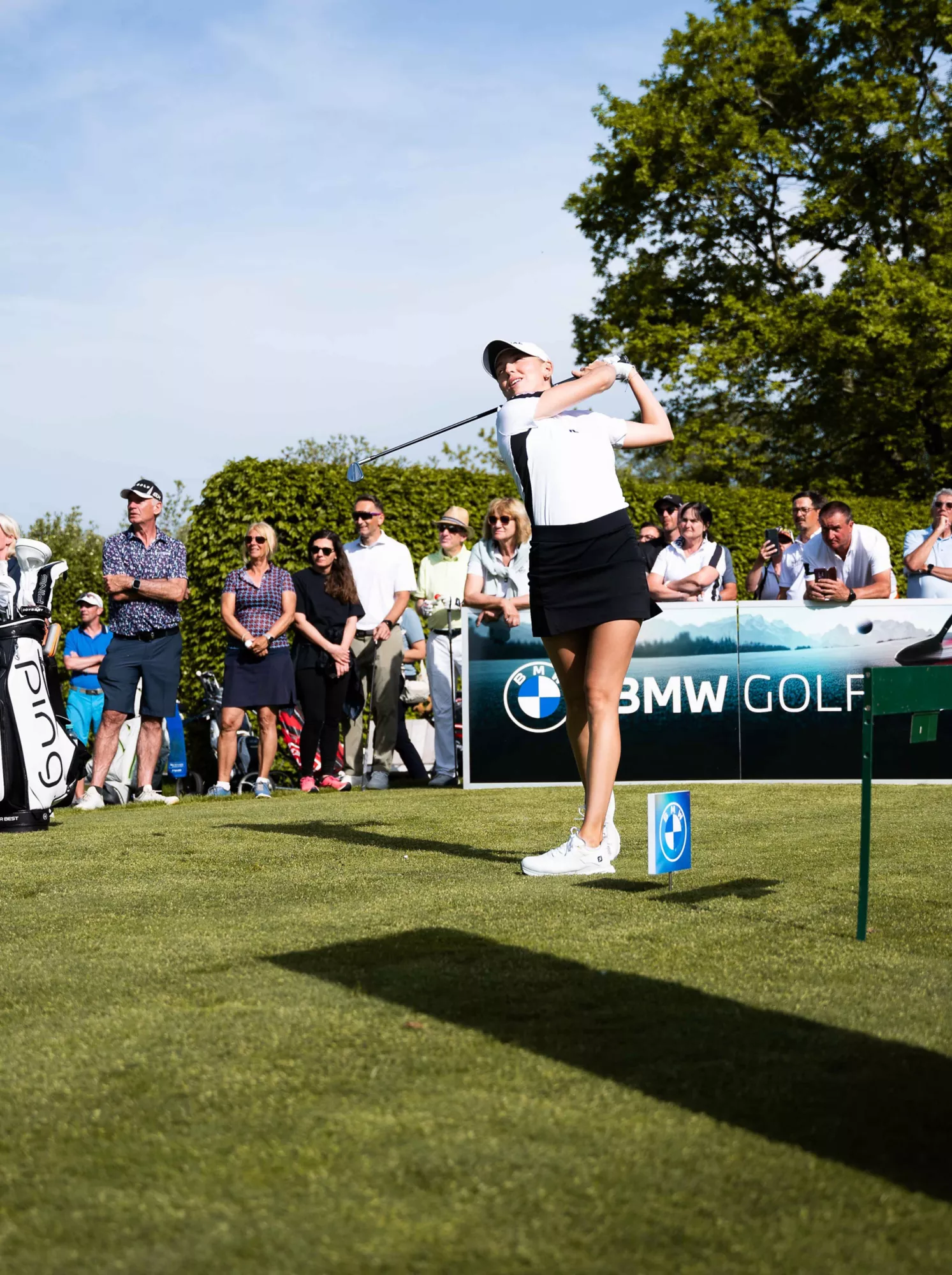 BMW Golf Cup Opening - Emma Spitz schlägt vor begeisterten Zuschauer:innen ab