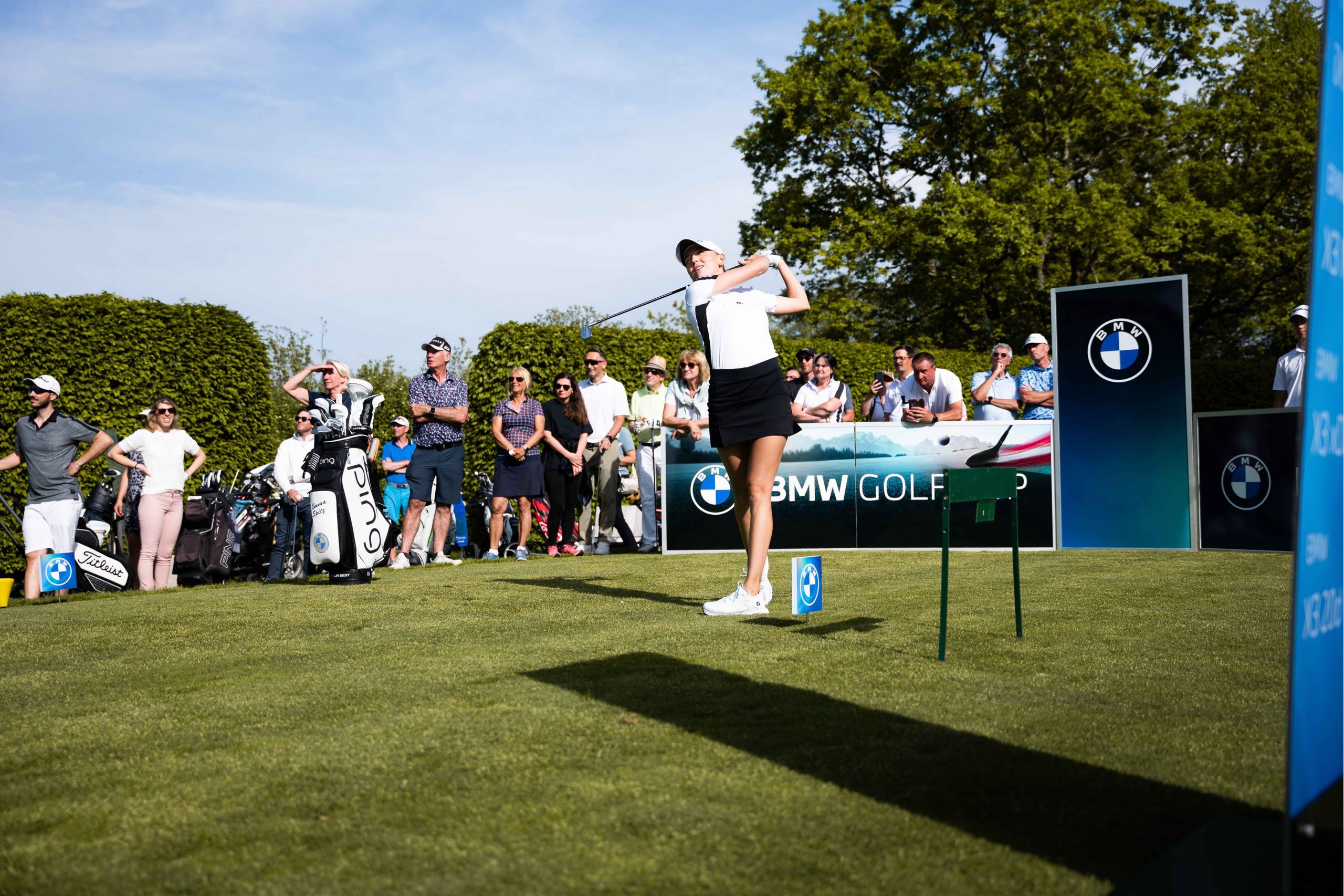 BMW Golf Cup Opening - Emma Spitz schlägt vor begeisterten Zuschauer:innen ab