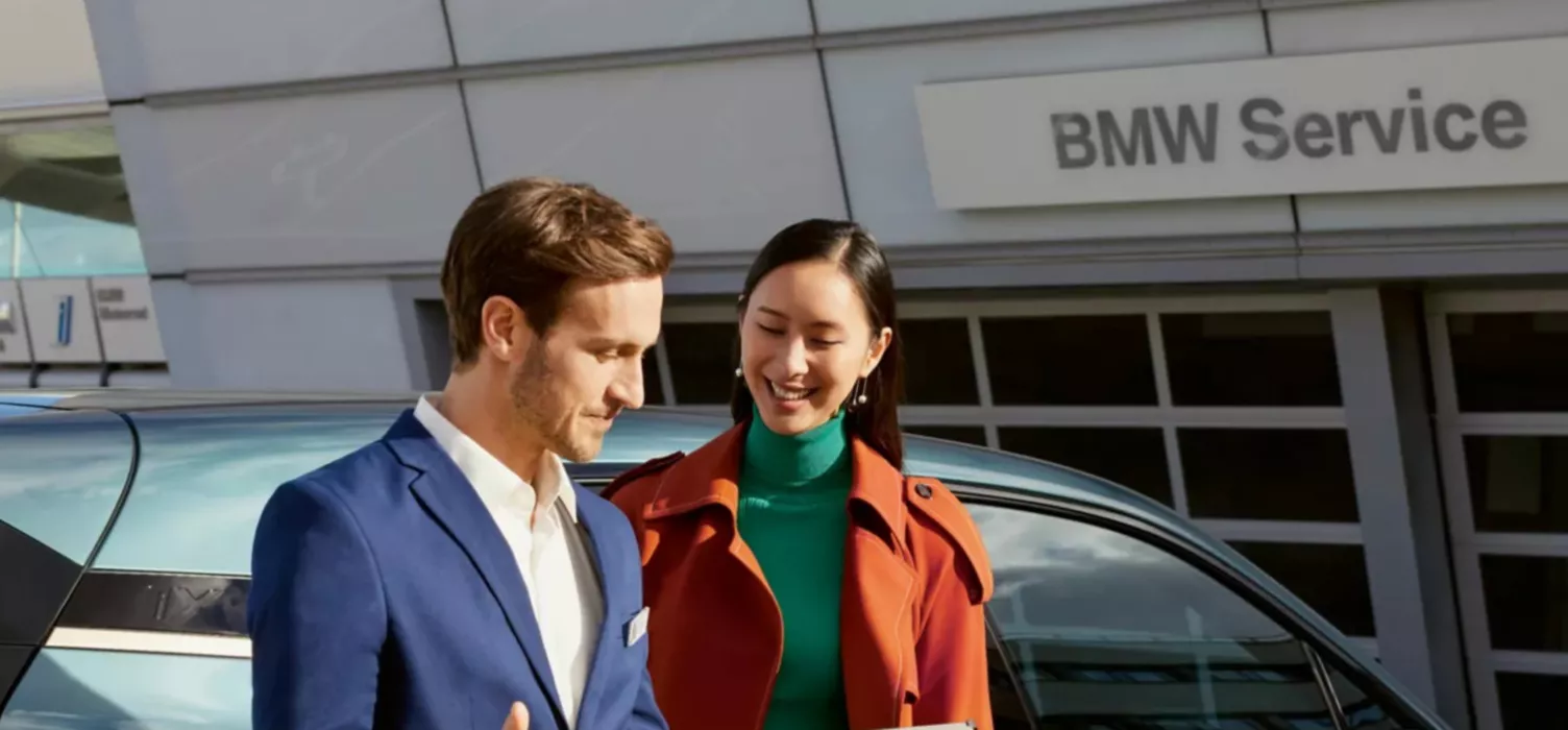 Bytte av bilbatteri på BMW Service verksted