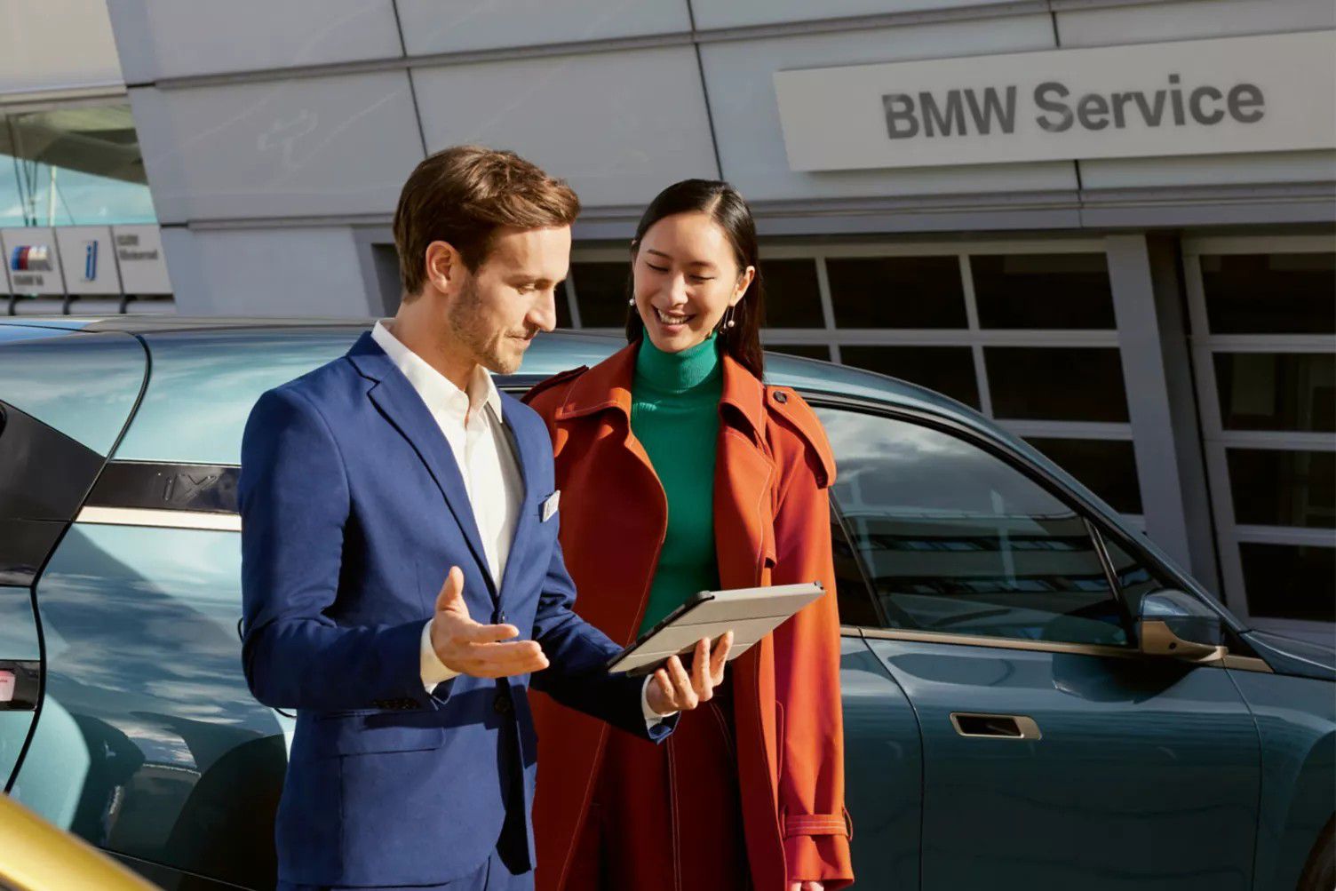 Bytte av bilbatteri på BMW Service verksted