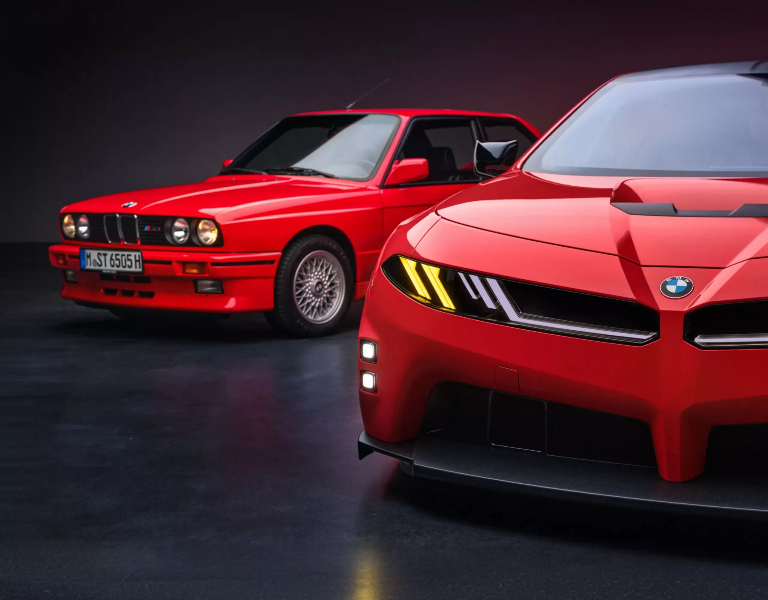 A BMW M Concept Neue Klasse összehasonlítása az első BMW M3 dizájnevolúciójával.
